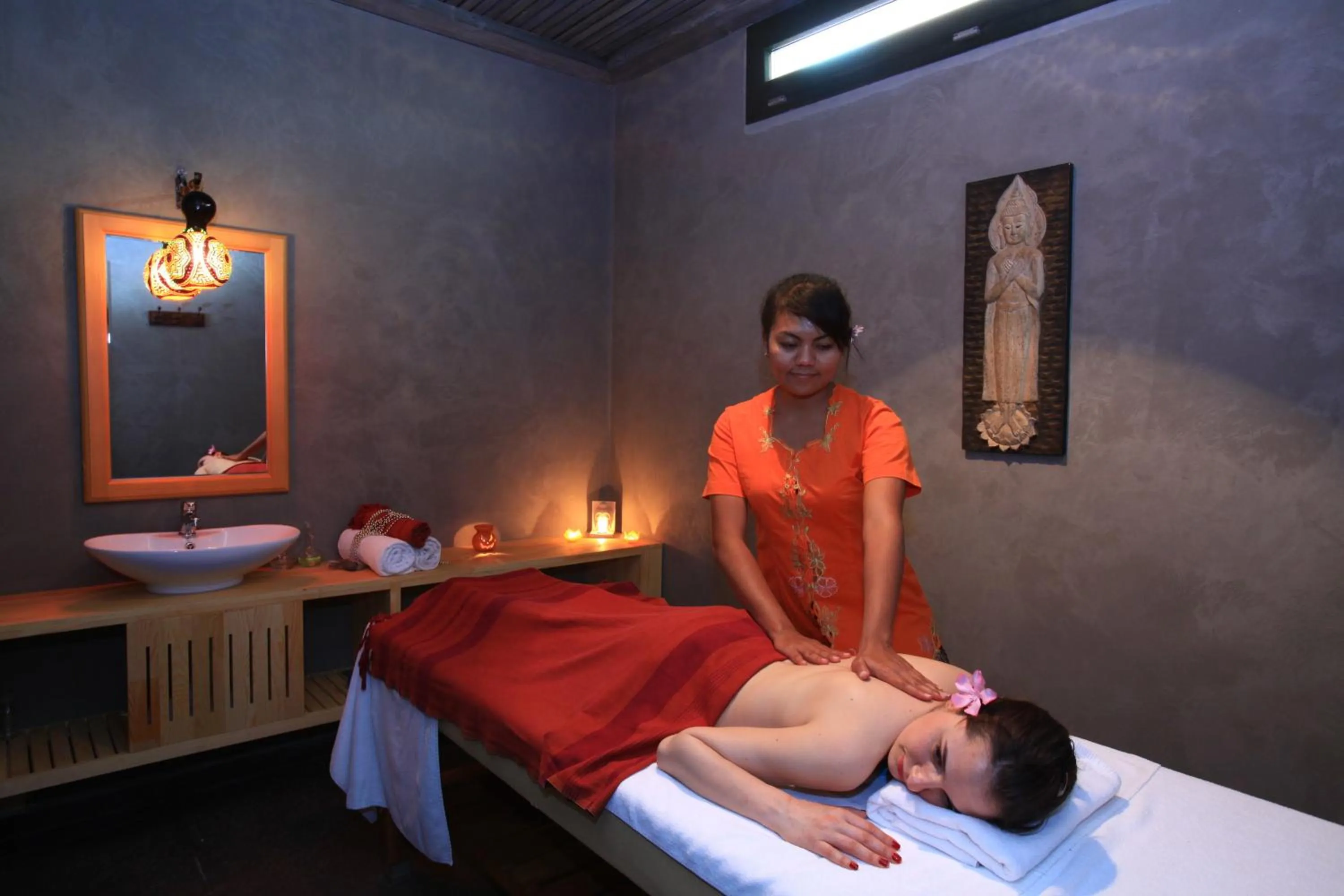Massage in Zeytinada Hotel