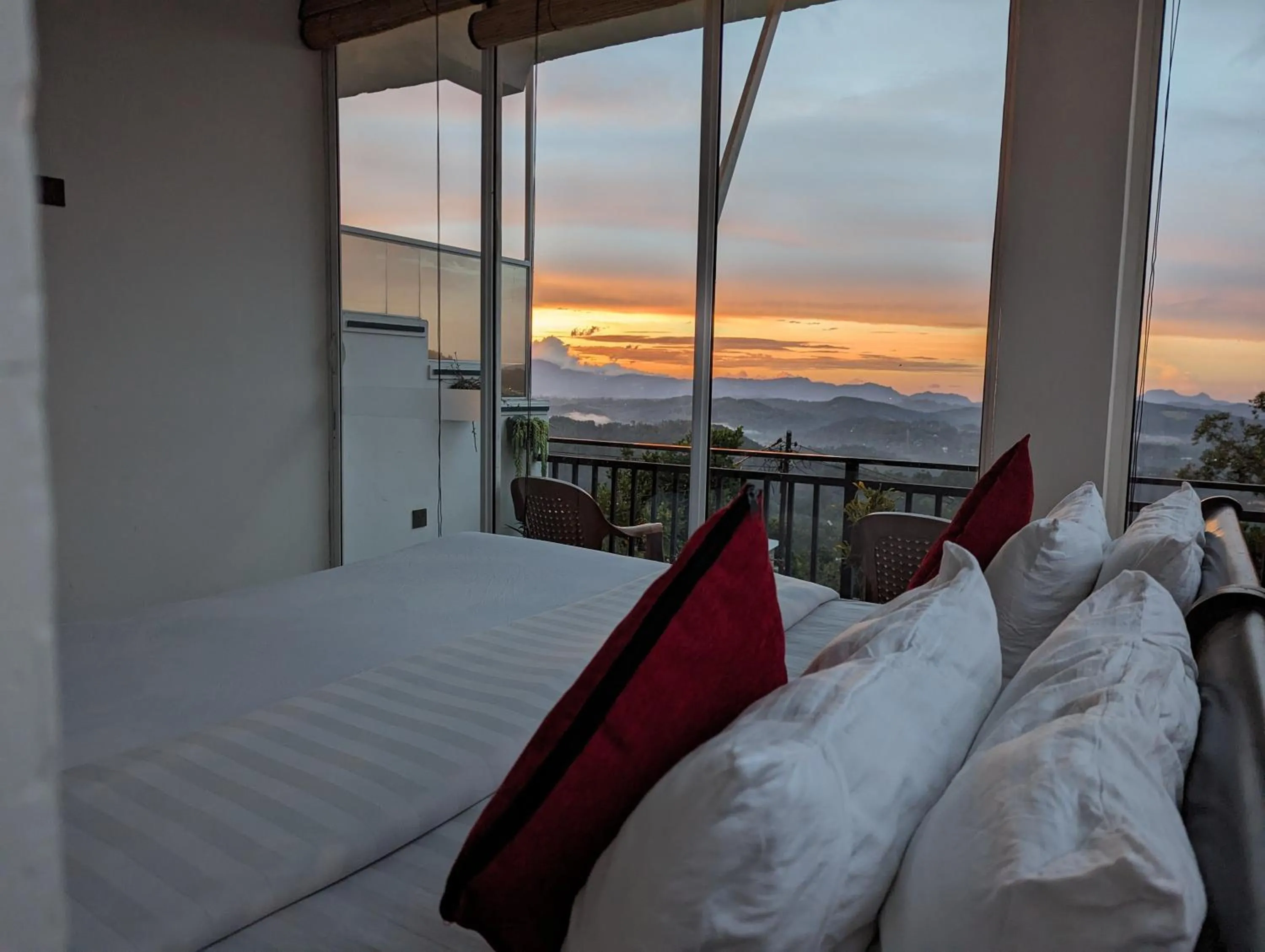 Deluxe Double Room with Mountain View - single occupancy in Nilowin Glenanore Guesthouse