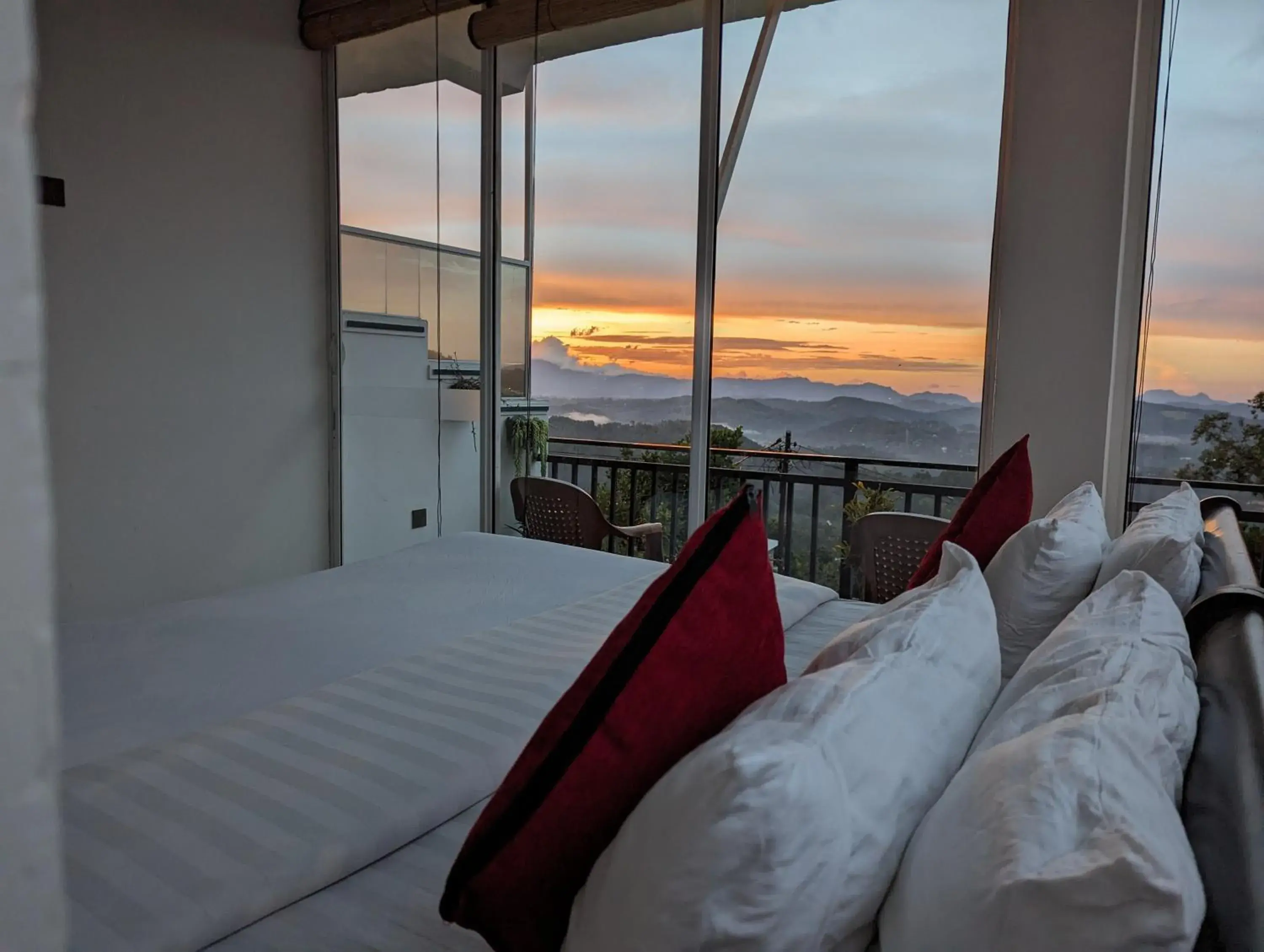 Deluxe Double Room with Mountain View - single occupancy in Nilowin Glenanore Guesthouse Deluxe Double Room with Mountain View - single occupancy in Nilowin Glenanore Guesthouse