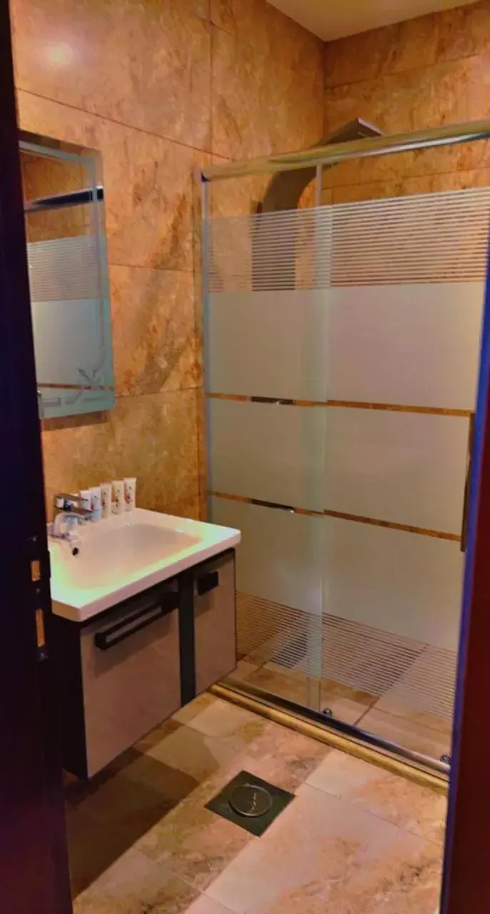 Superior Triple Room in Shaqilath Hotel Superior Triple Room in Shaqilath Hotel