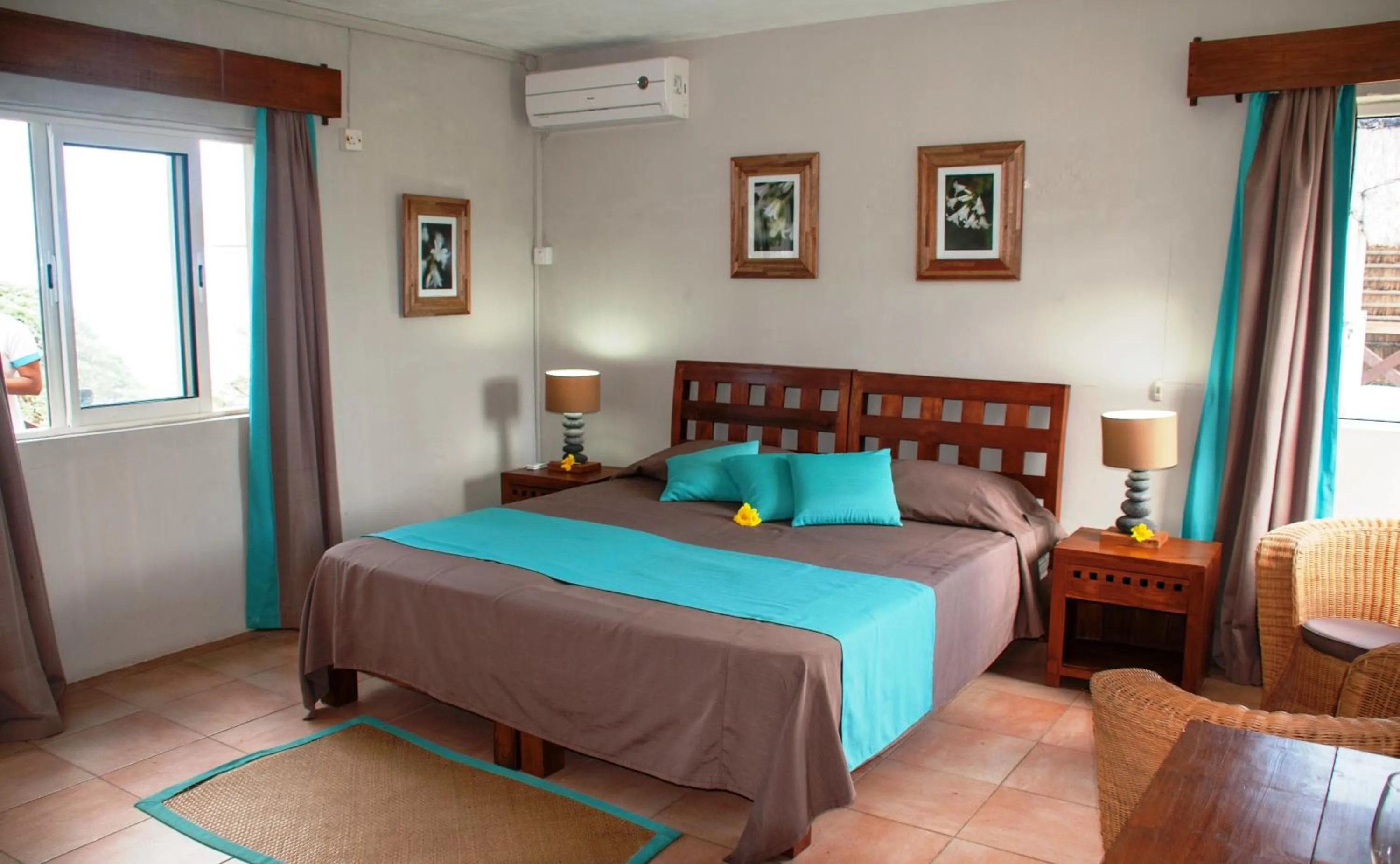 Photo of the whole room, Bed in Chantauvent Guest House