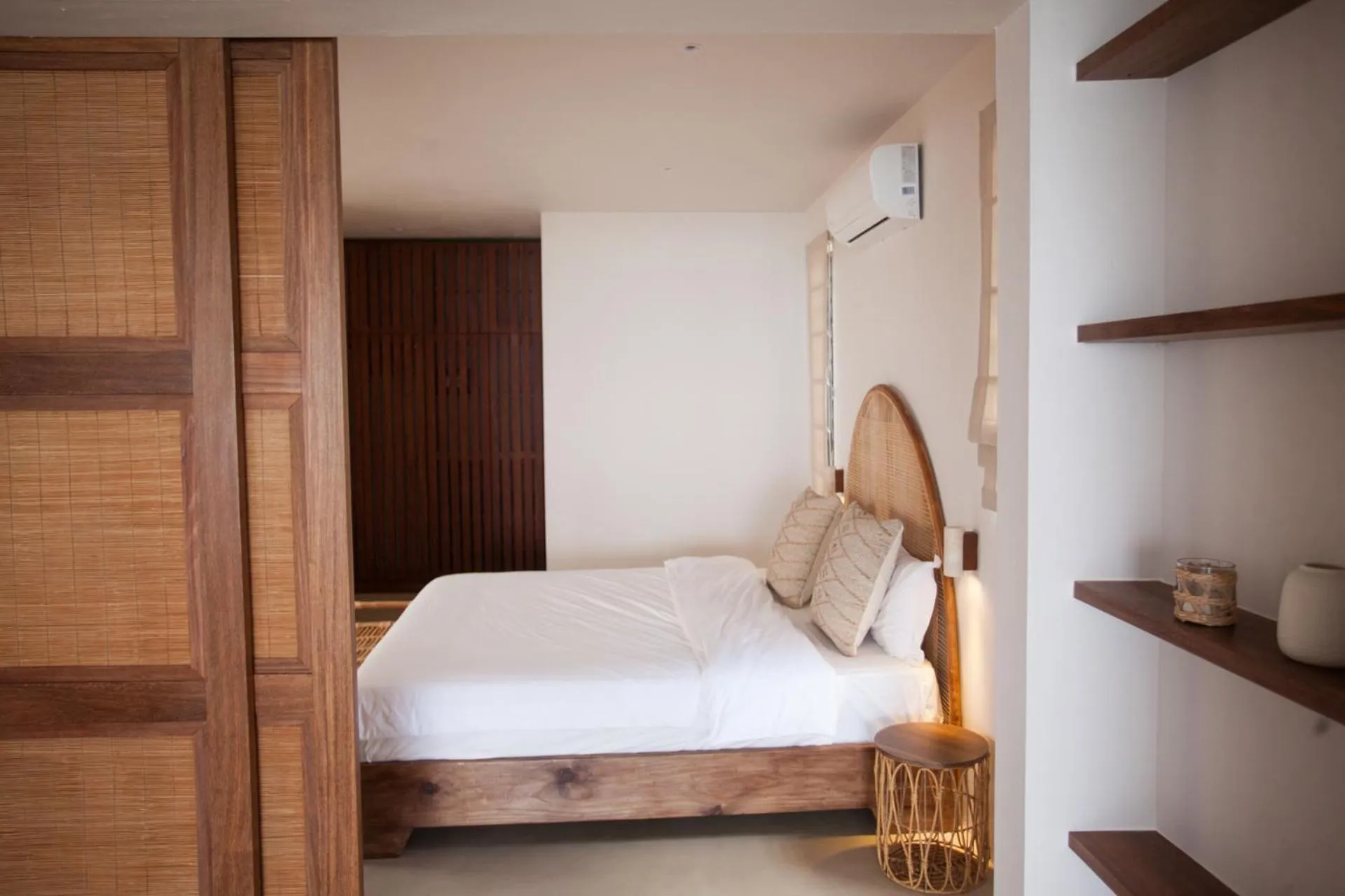 Bedroom, Bed in Chantauvent Guest House