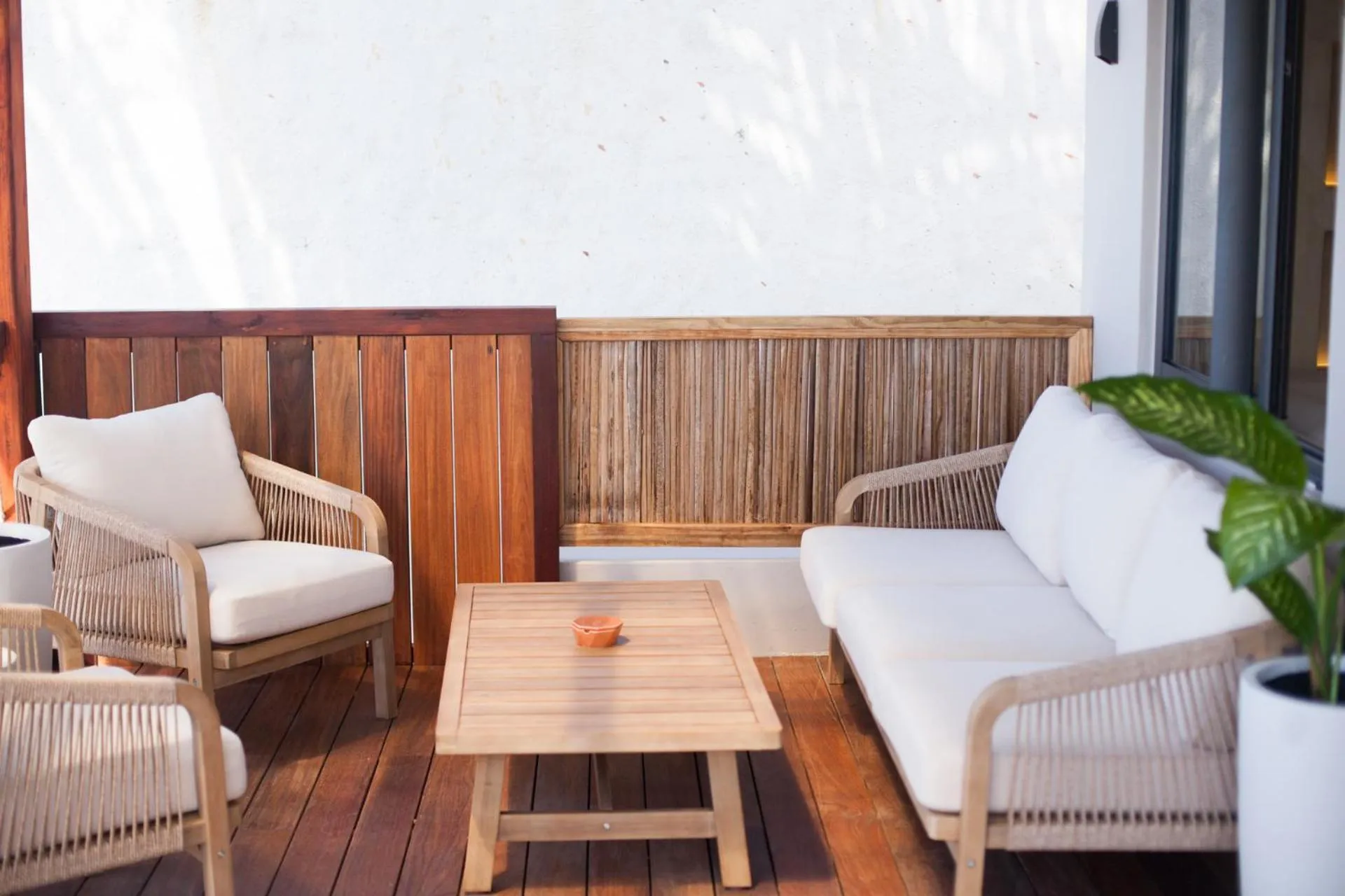 Balcony/Terrace in Chantauvent Guest House