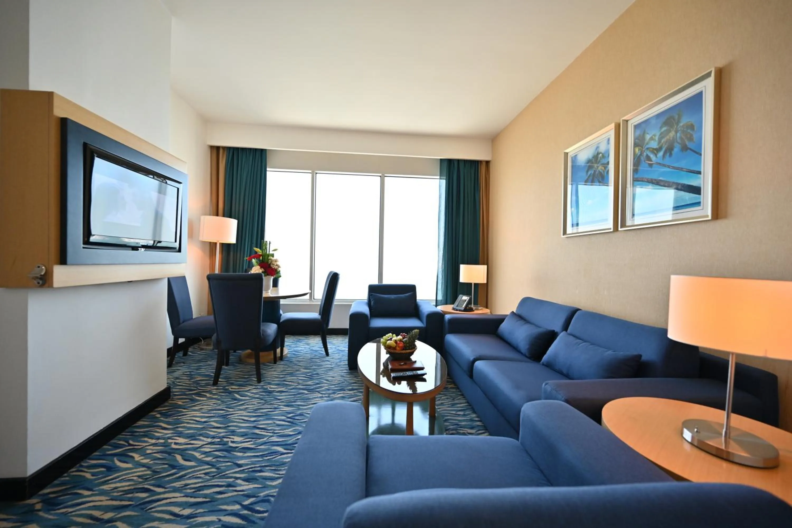 Living room in Harbour Suites Hotel