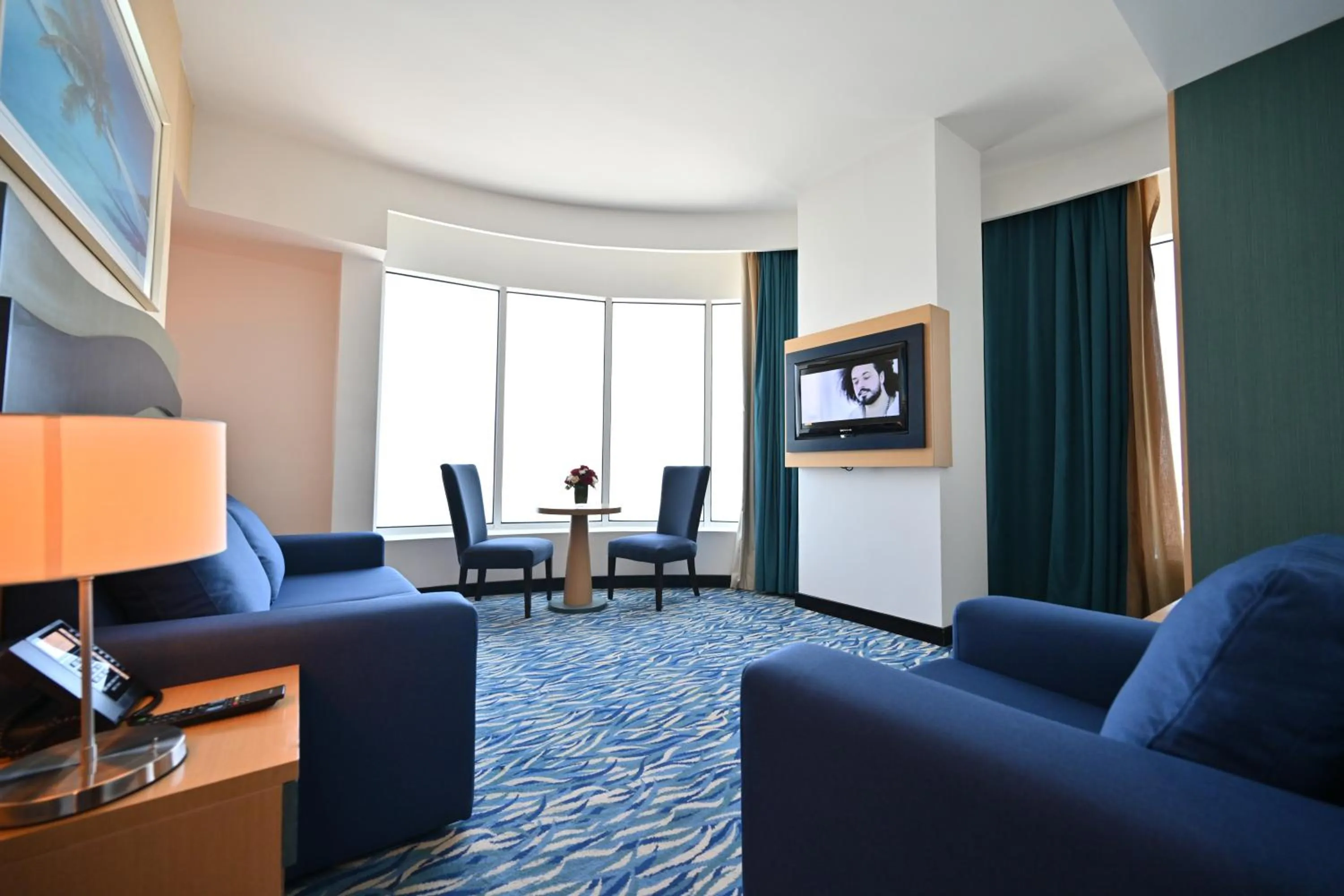 Living room in Harbour Suites Hotel