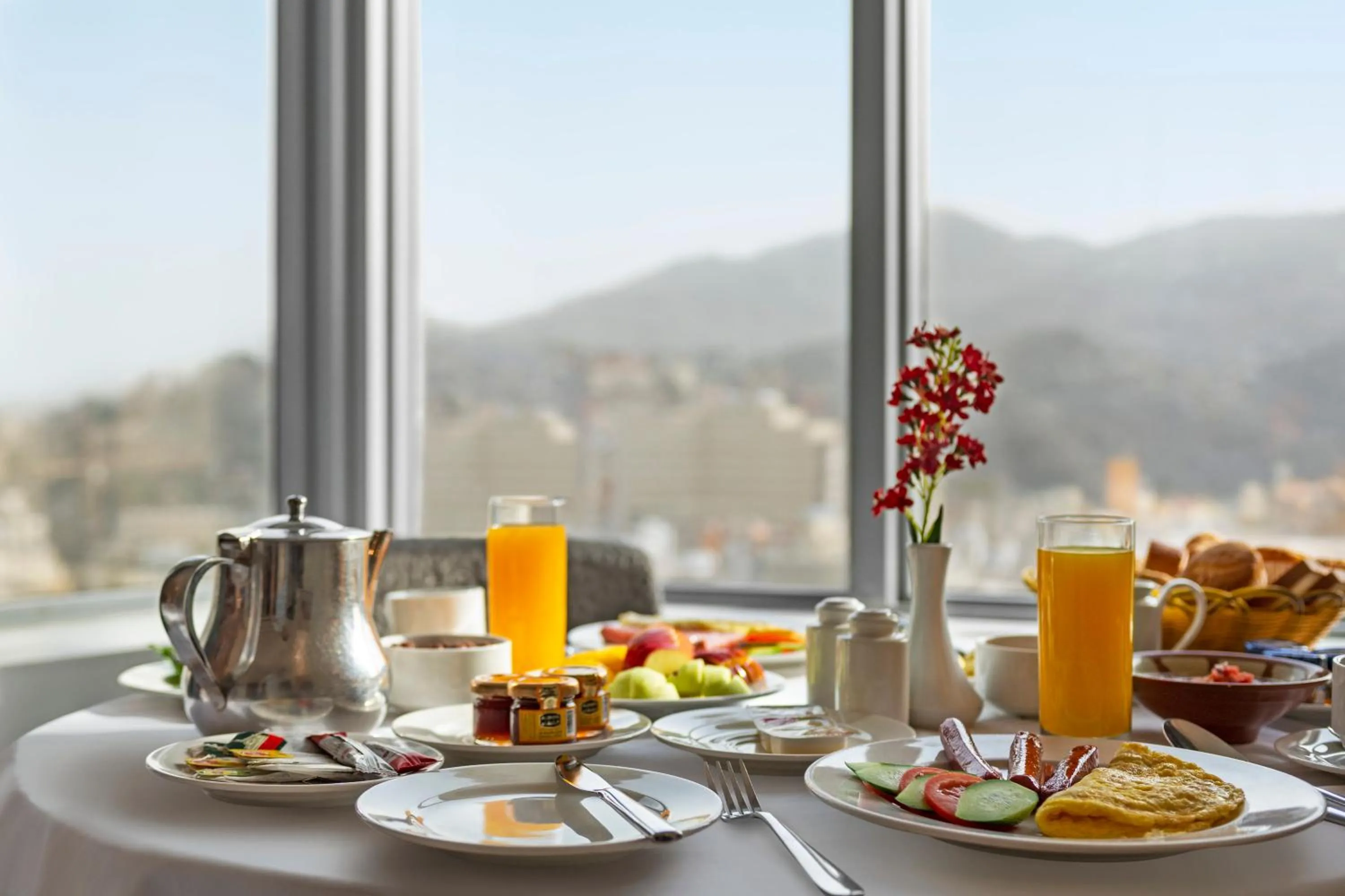 Food and drinks in Al Massa Dar Al Fayzeen Makkah