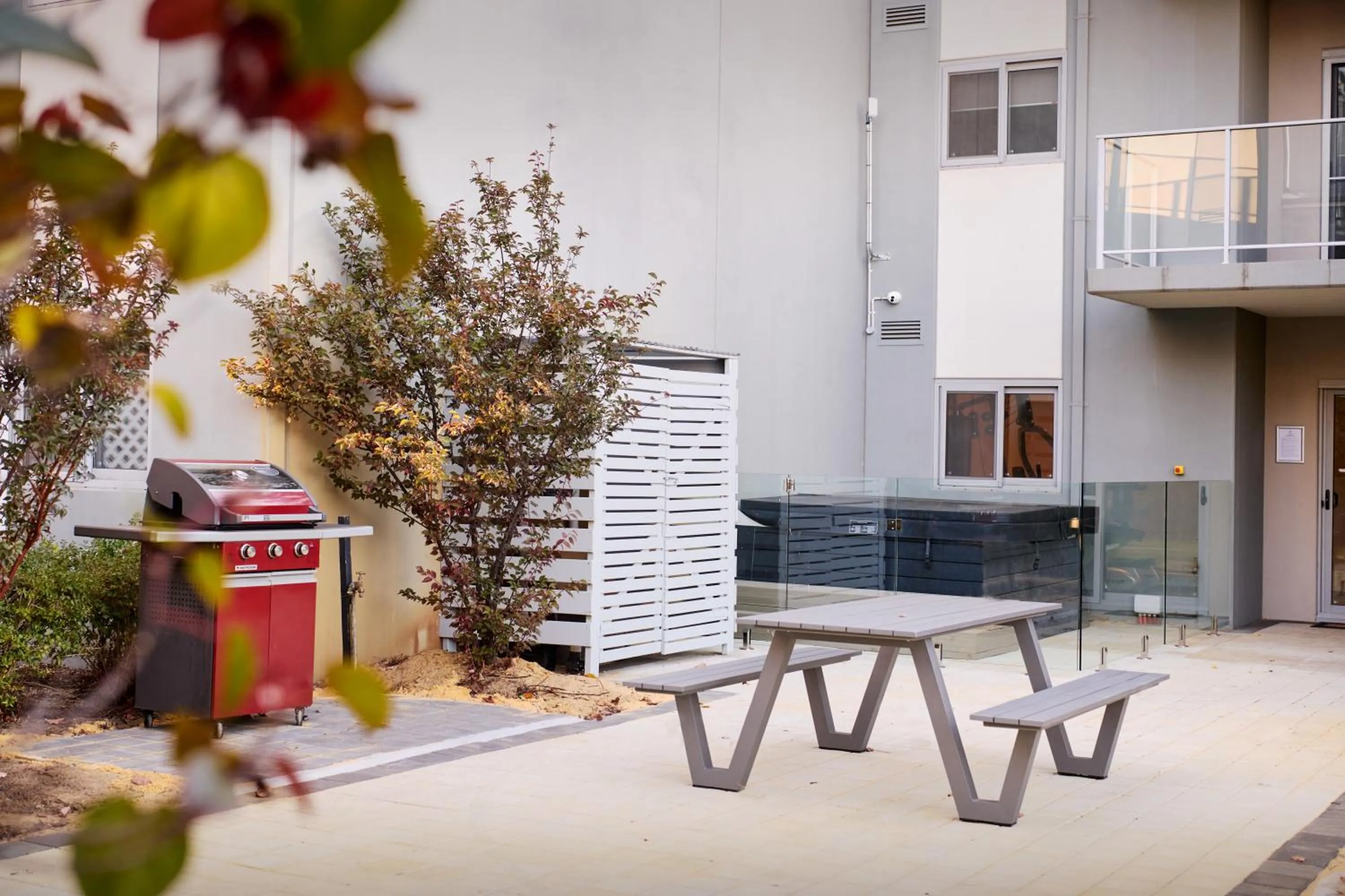 Hot Tub in Airport Apartments by Vetroblu