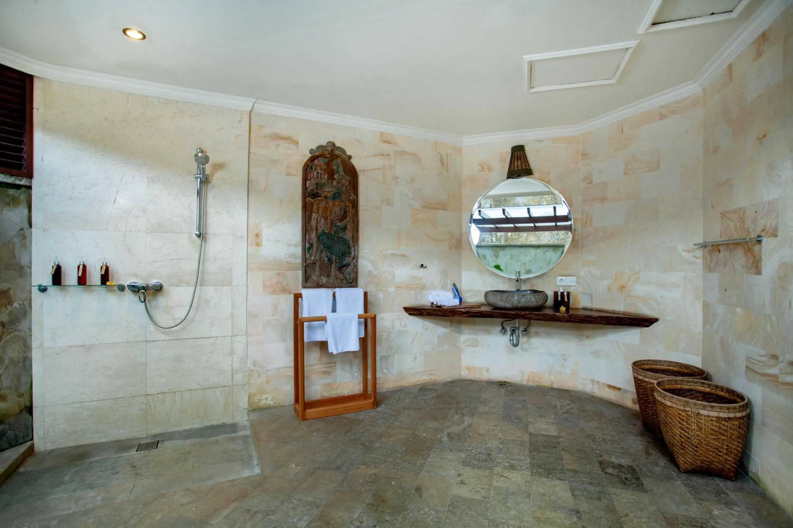 Shower in Aryaswara Villa Ubud
