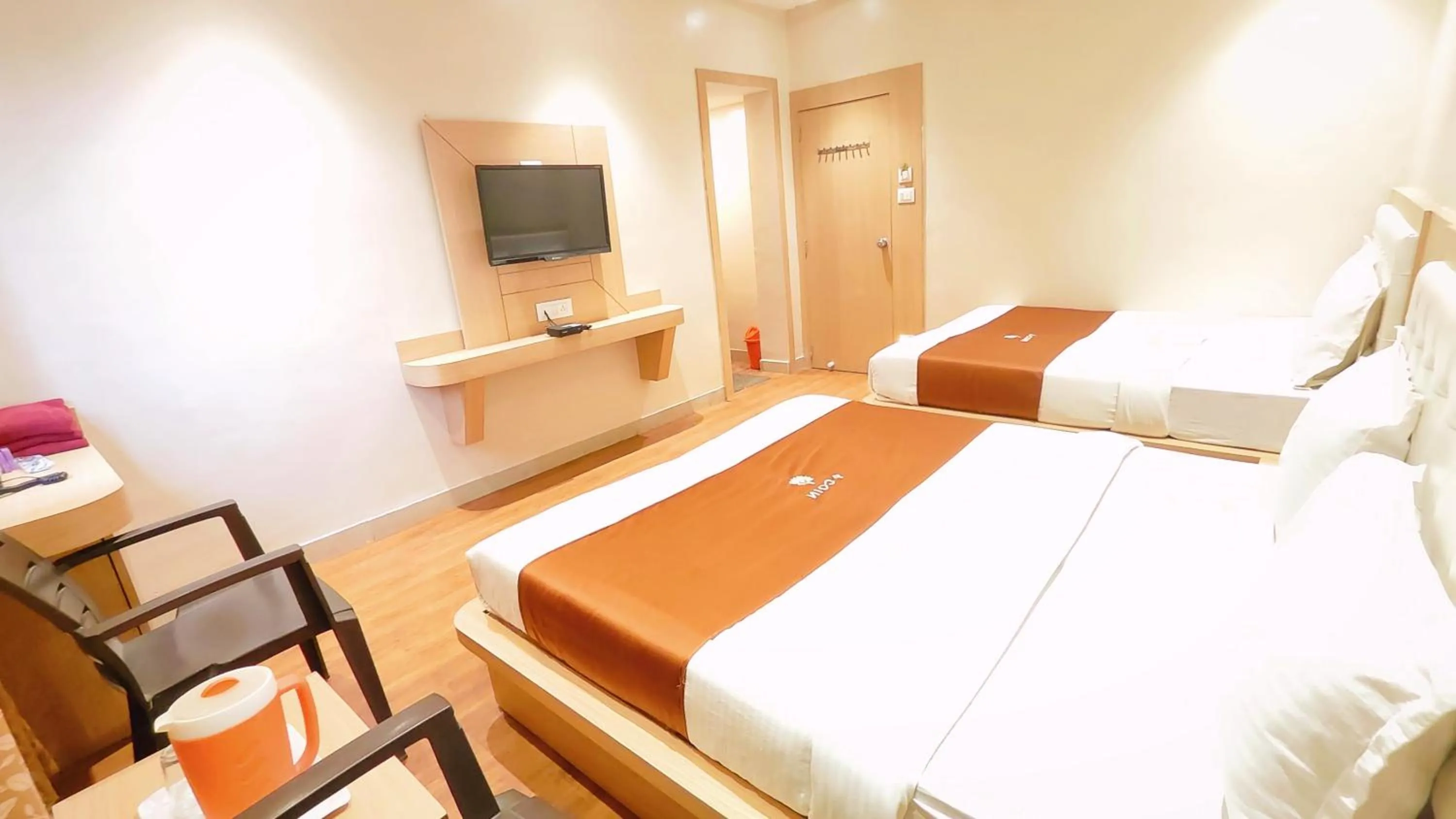 Bed in Hotel Yog Palace Newly Renovated