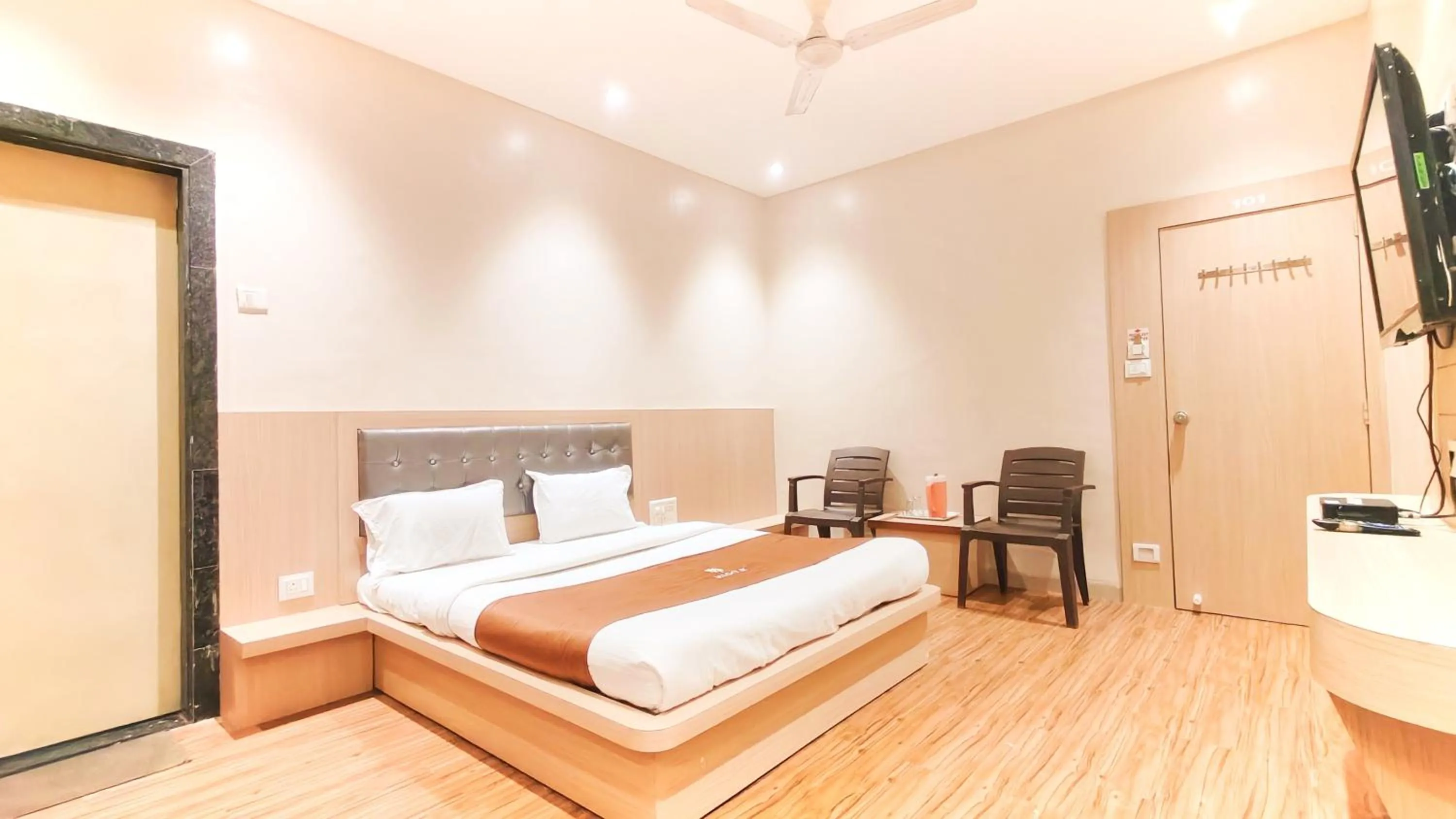 Seating area, Bed in Hotel Yog Palace Newly Renovated