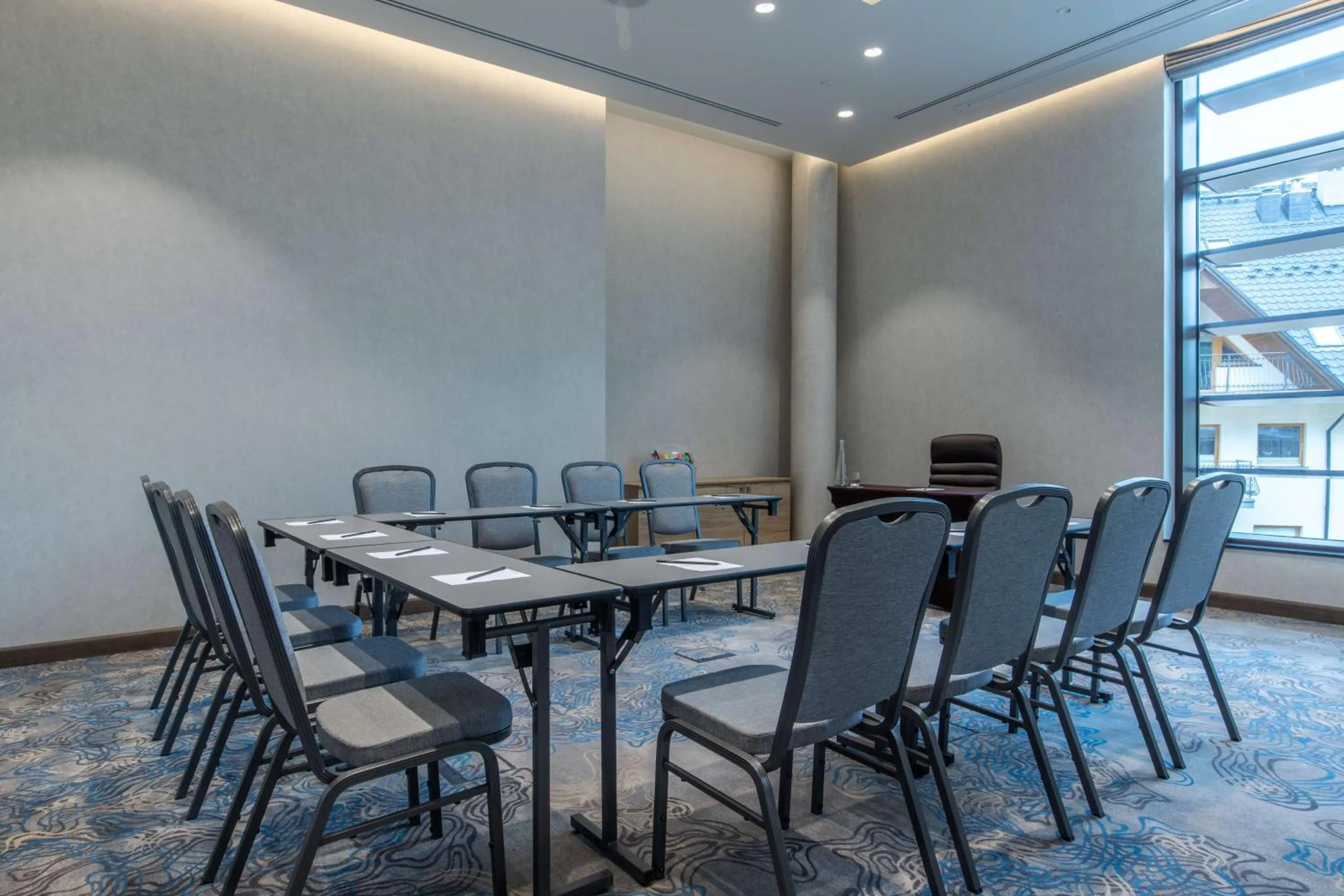 Meeting/conference room in Radisson Blu Hotel & Residences
