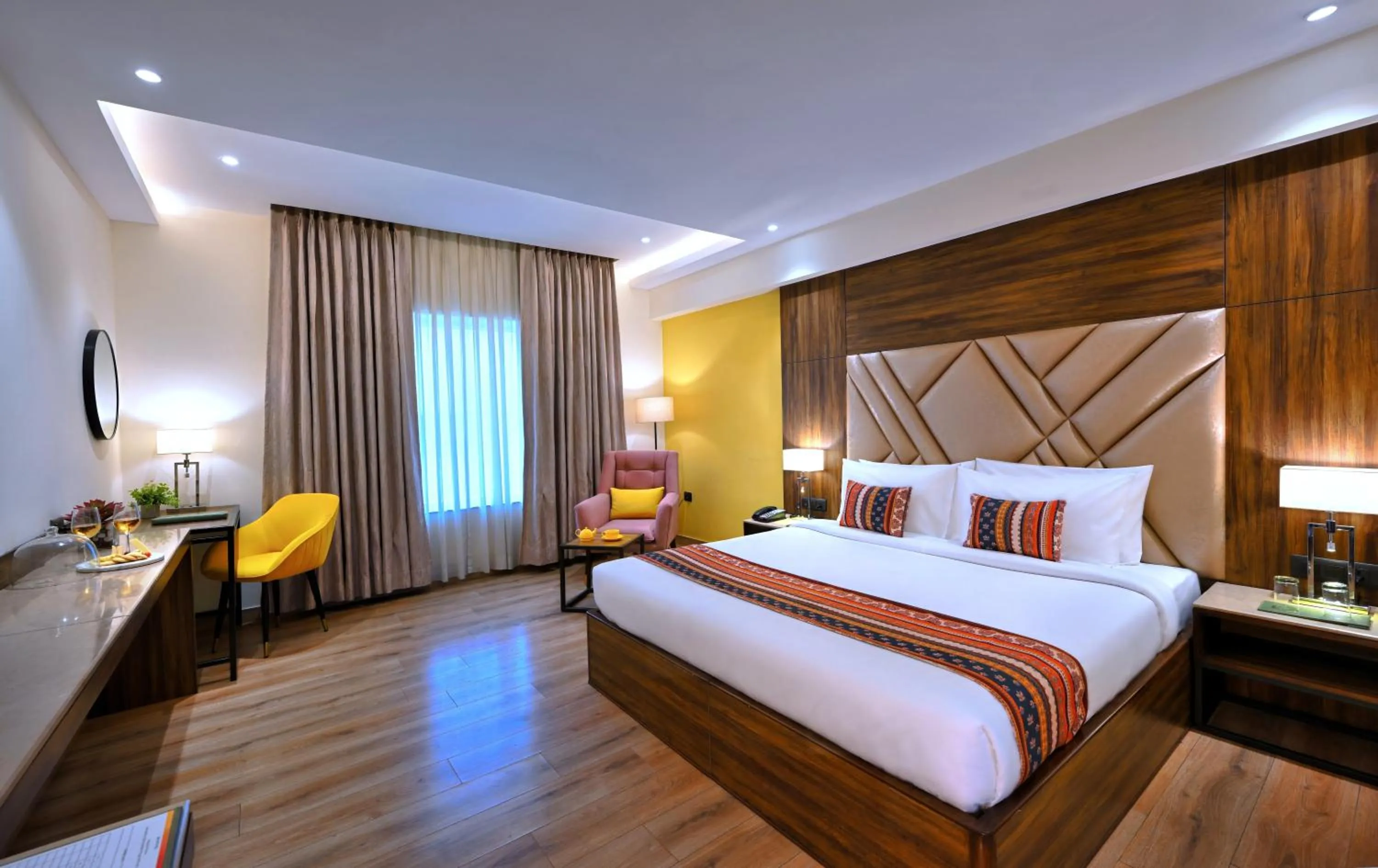 Bedroom, Bed in Hotel Royale Regent