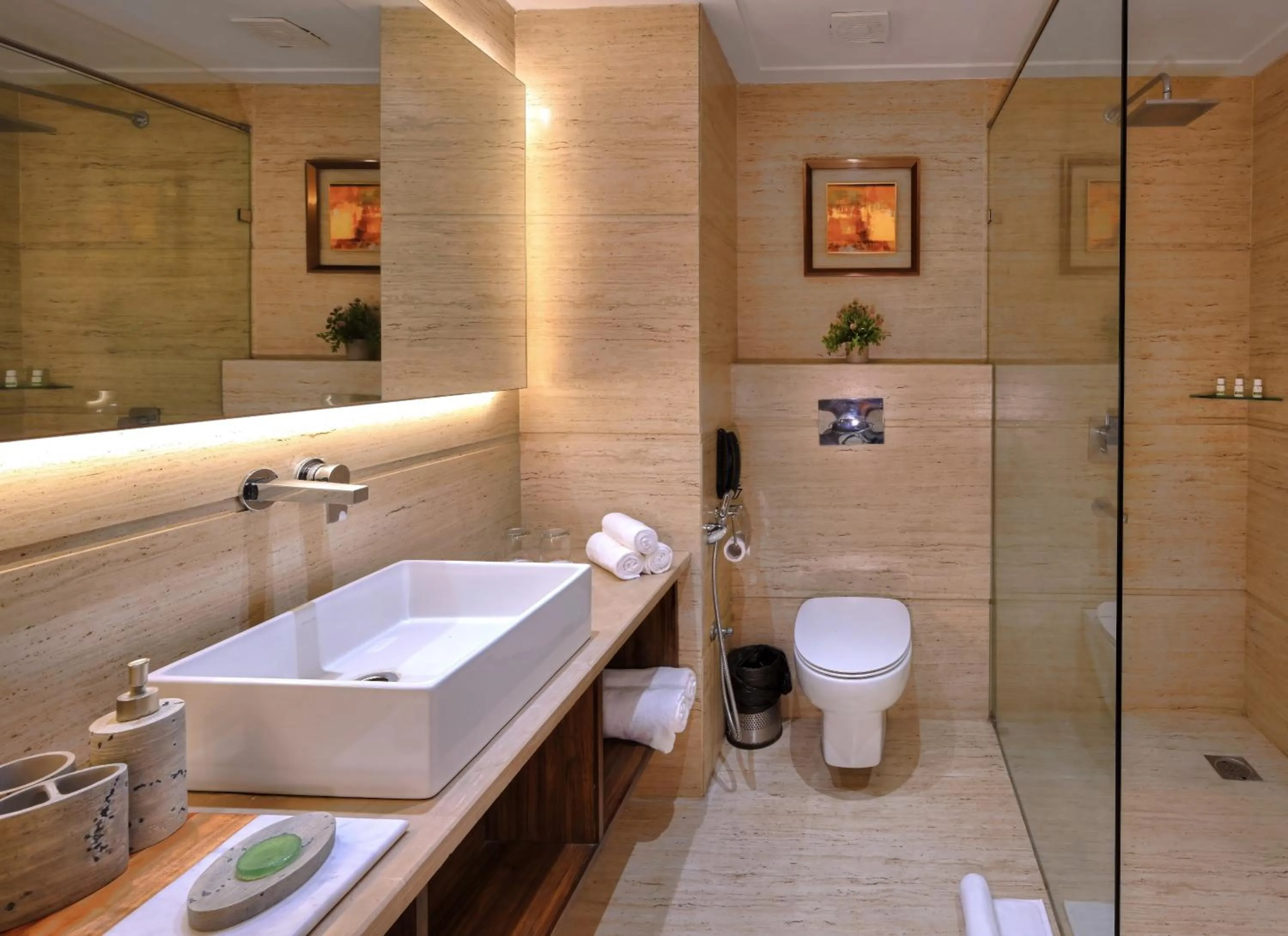 Bathroom in Hotel Royale Regent