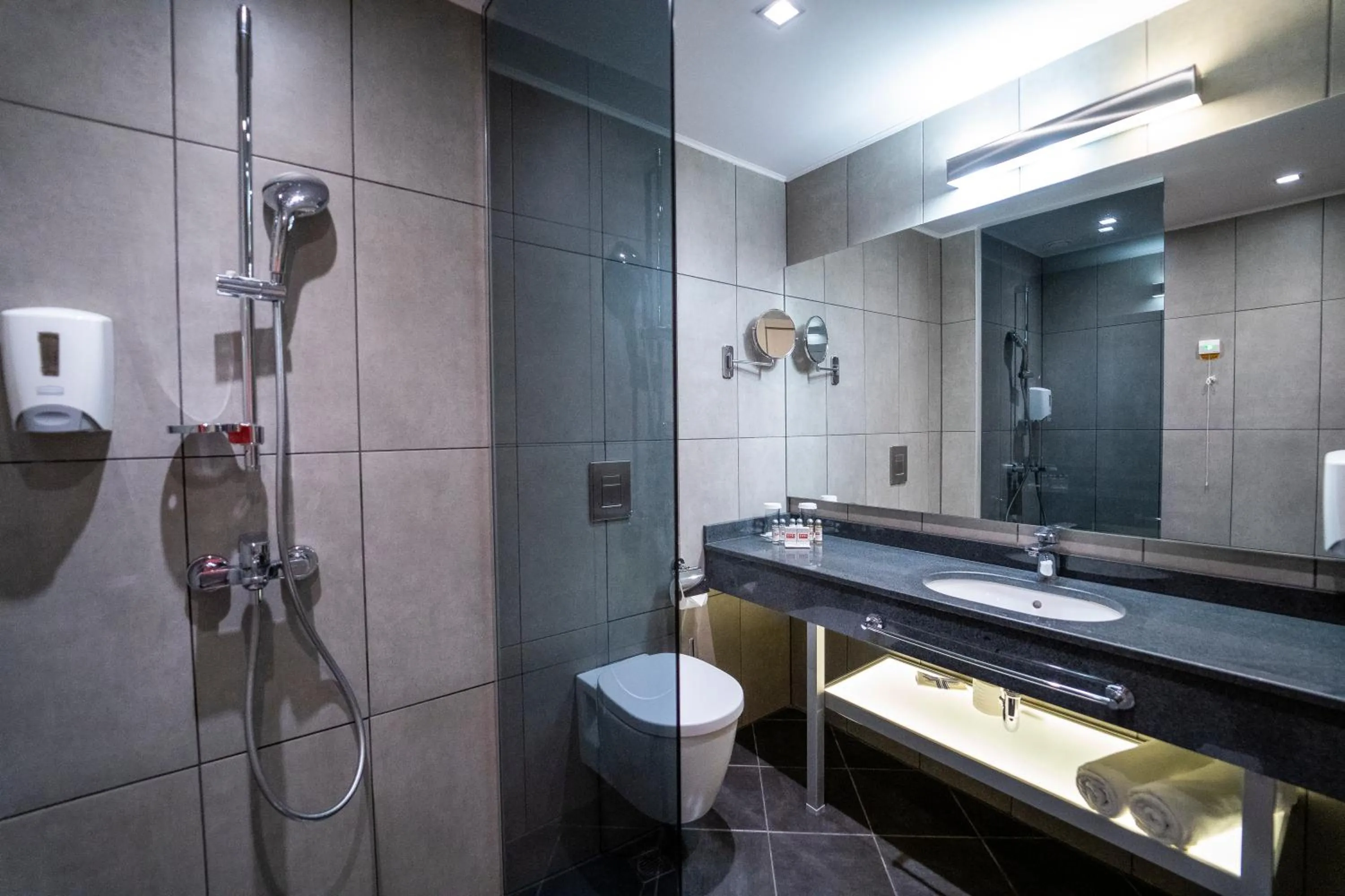 Bathroom in HVD Viva Club Ultra All Inclusive - Private Beach & Free Parking