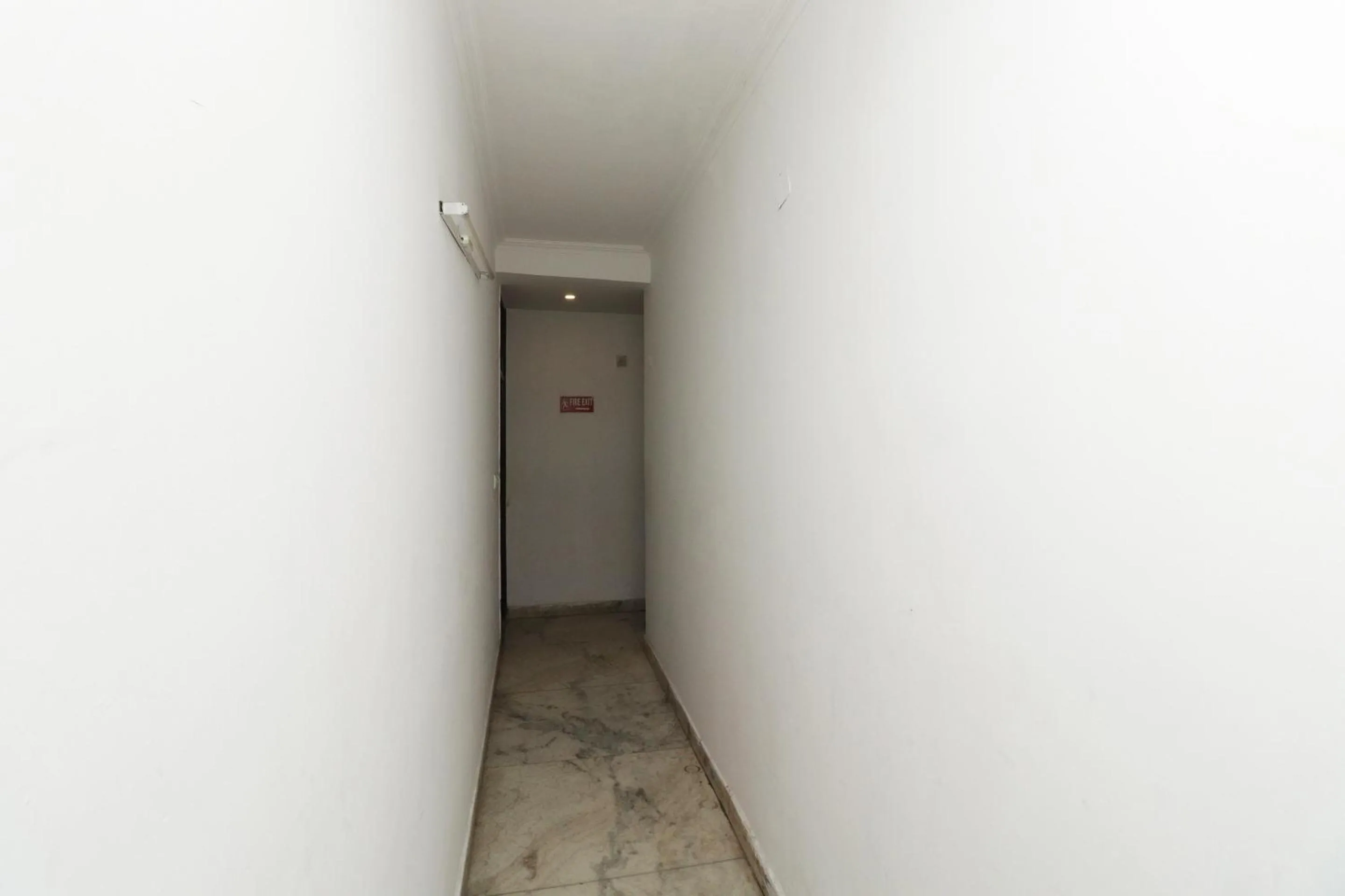 Super OYO 27596 Hotel Parkash dx
