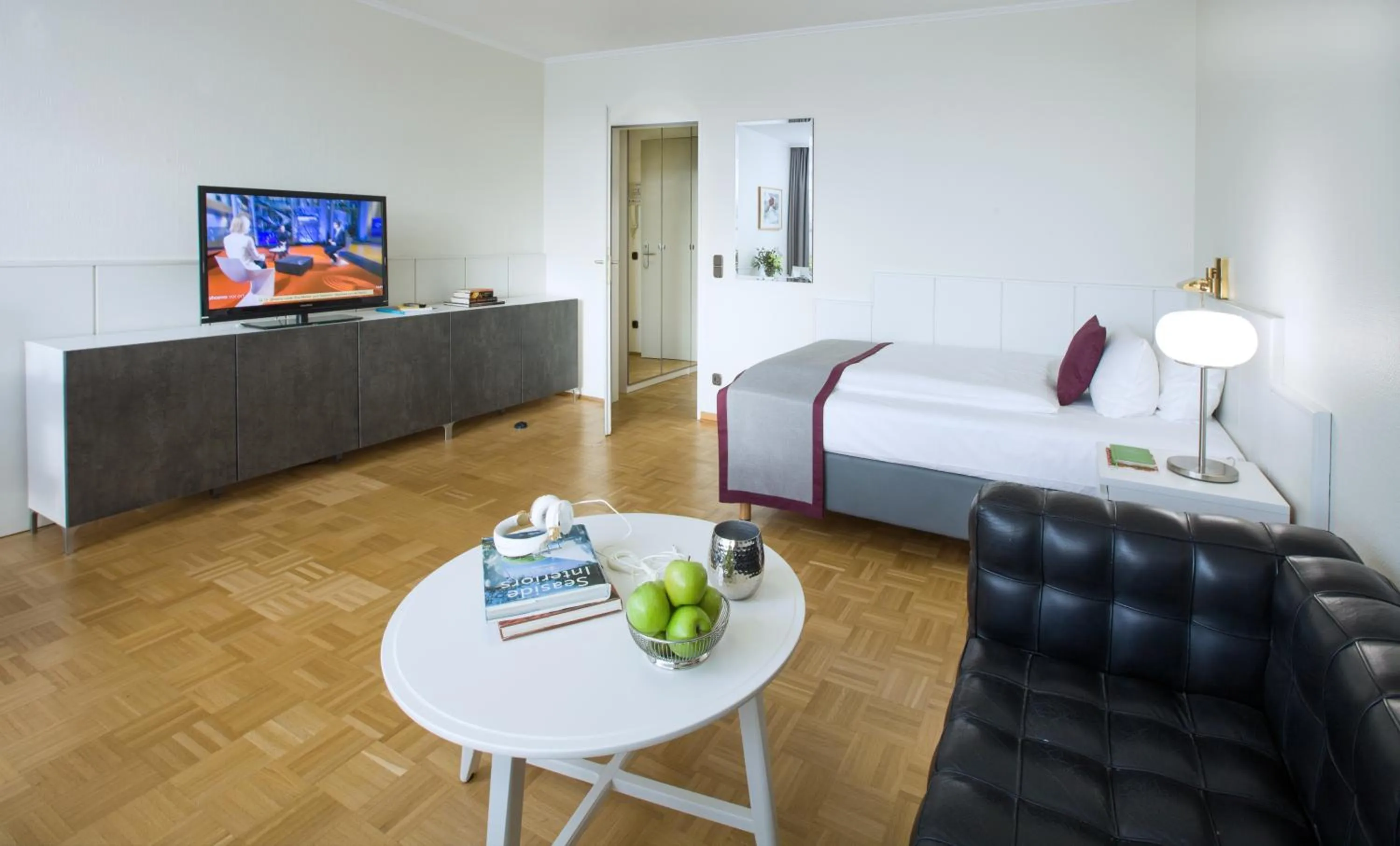 Photo of the whole room, Bed in Rheinhof by Gerda Good Living - Digital Access