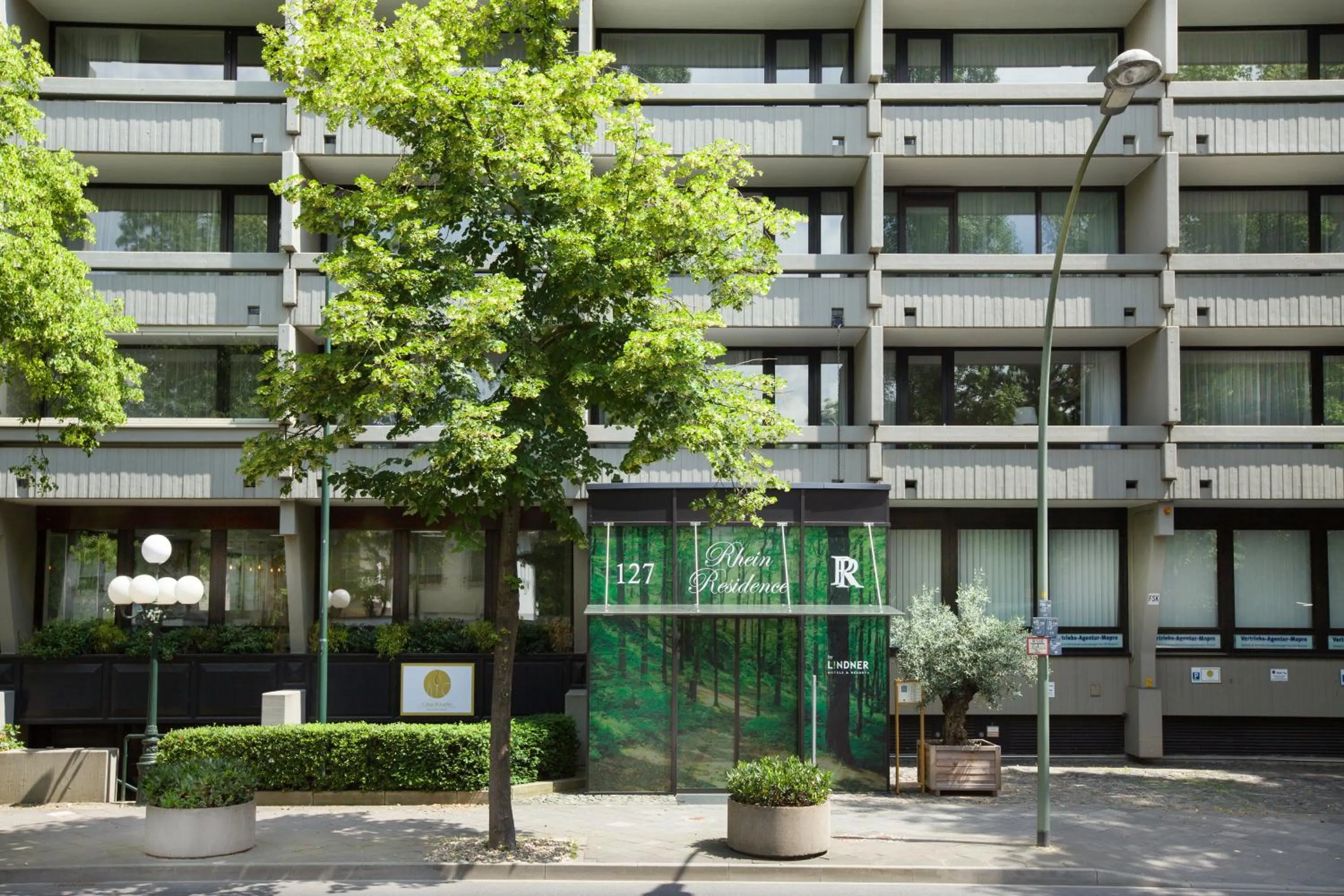 Facade/entrance in Rheinhof by Gerda Good Living - Digital Access