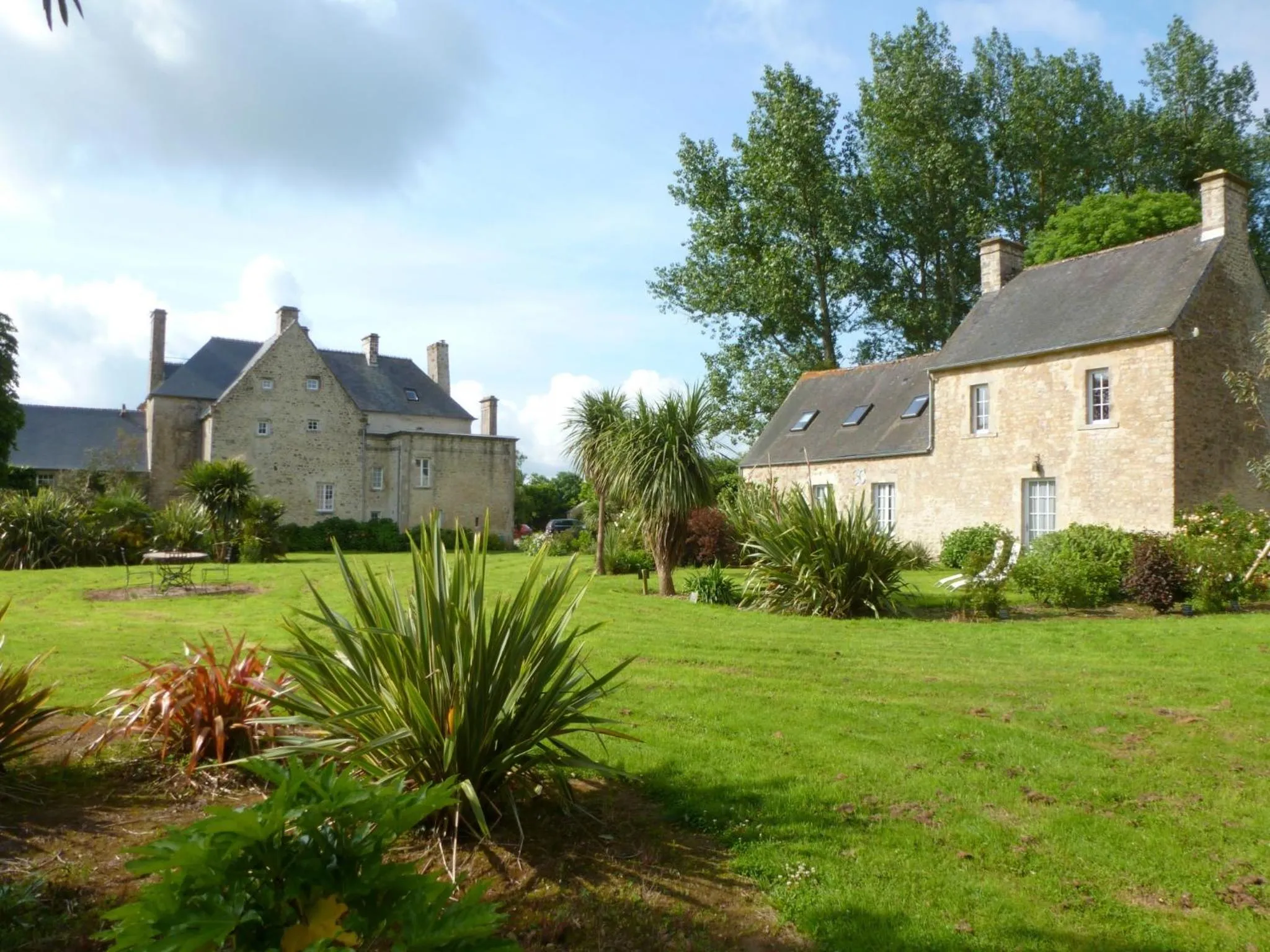 Facade/entrance in Manoir De Savigny