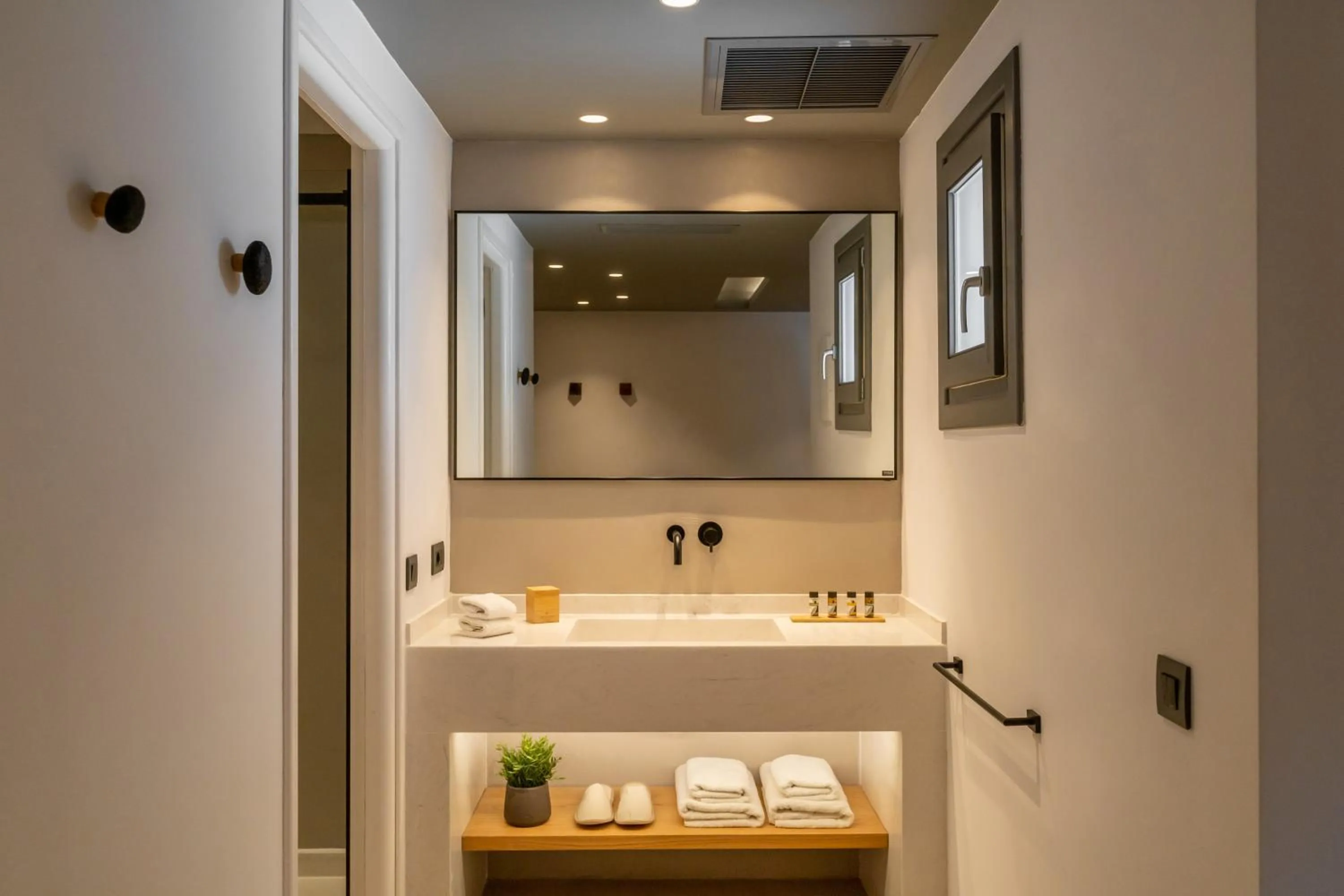 Bathroom in Lemon Suites Santorini