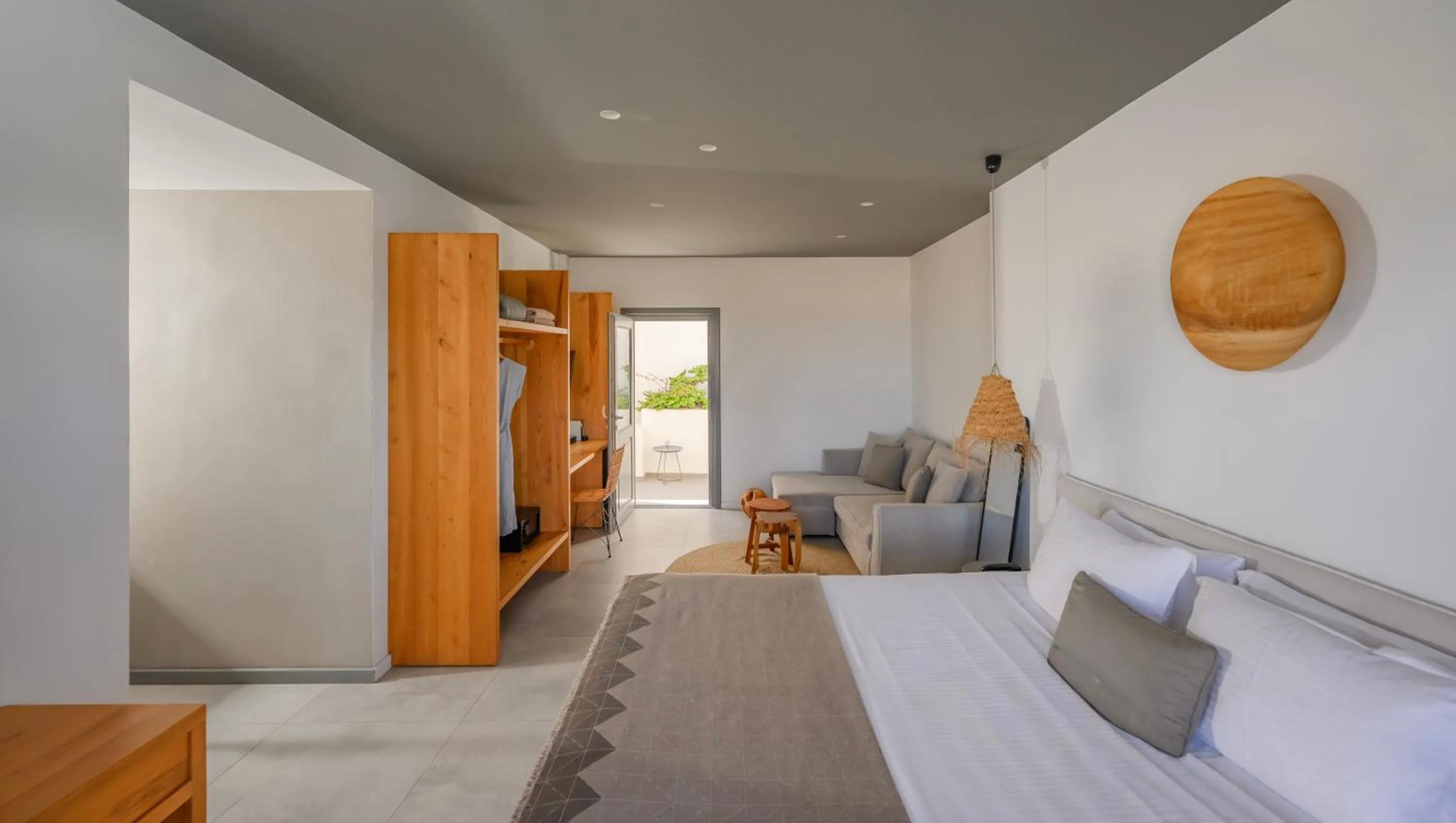 Photo of the whole room, Bed in Lemon Suites Santorini