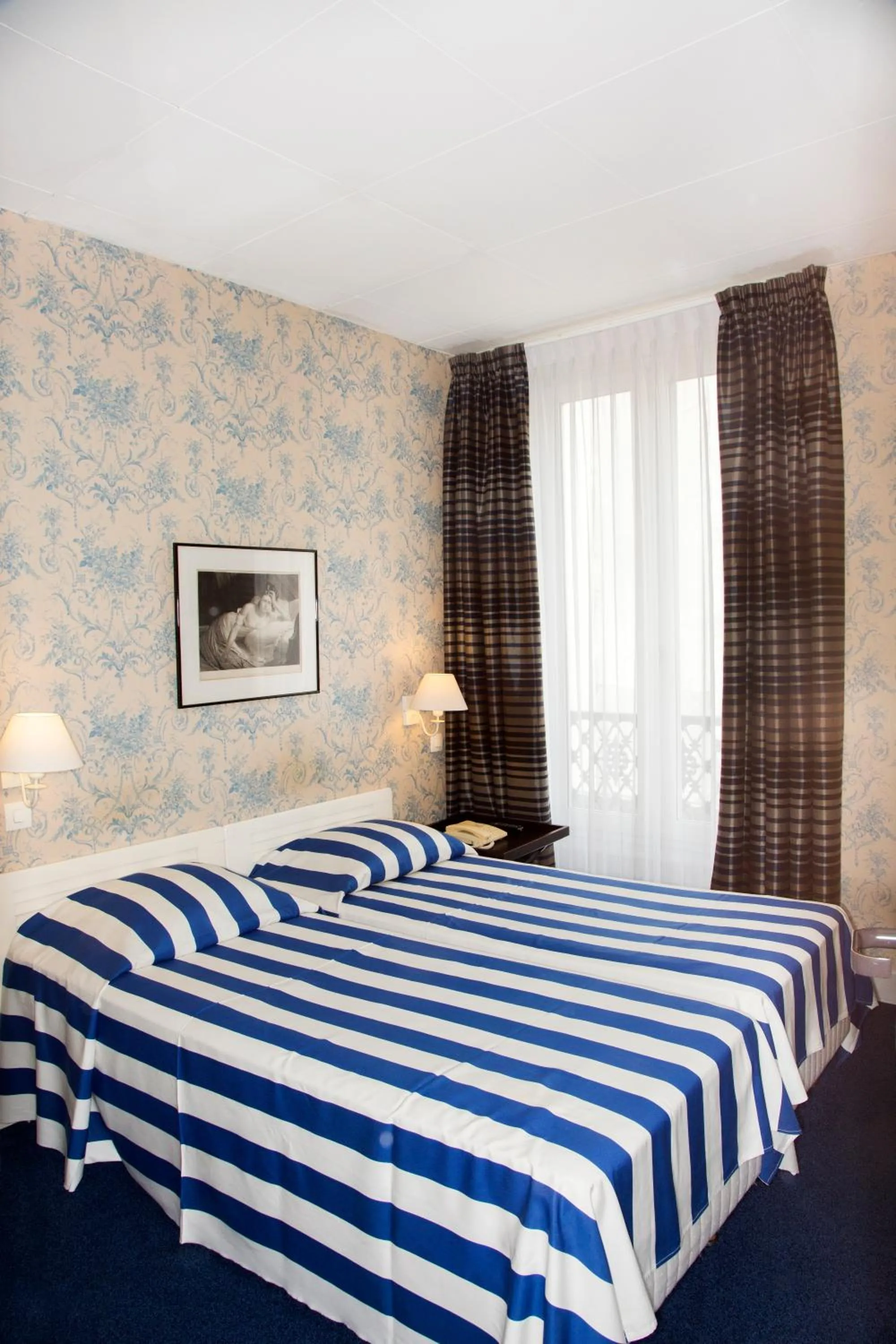 Bed, Room Photo in Hotel Agora