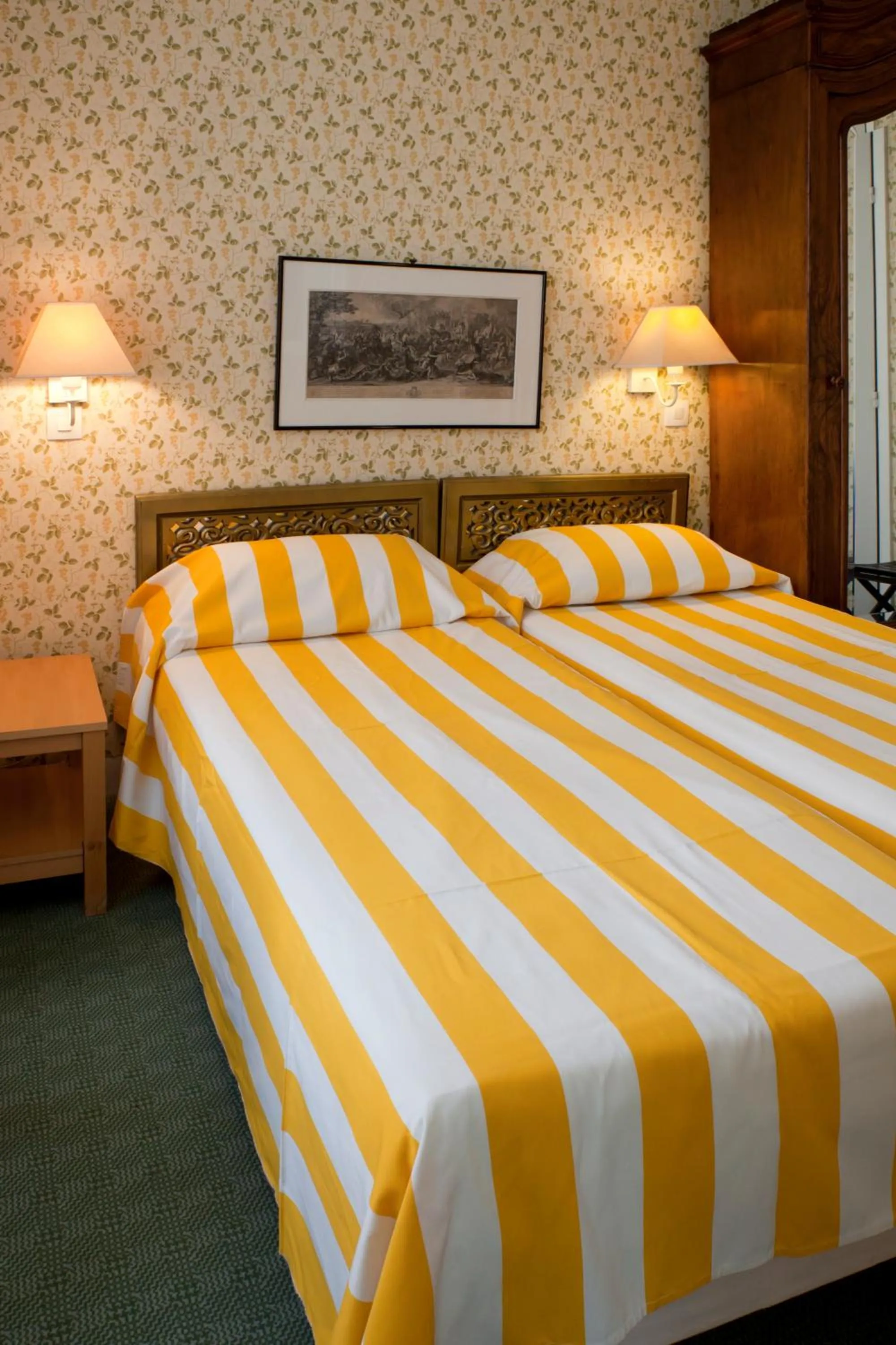 Bed in Hotel Agora