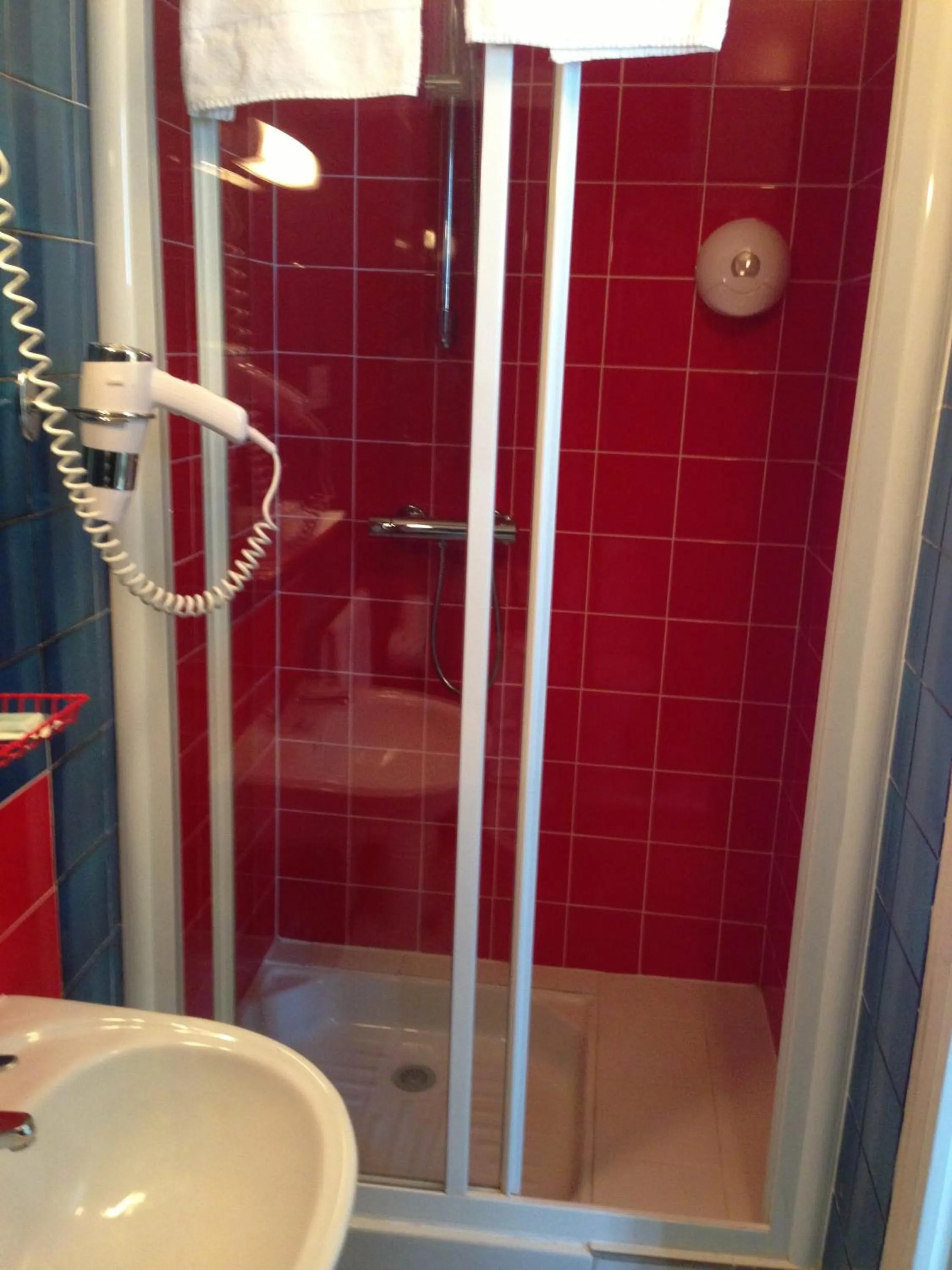 Bathroom in Hotel Agora