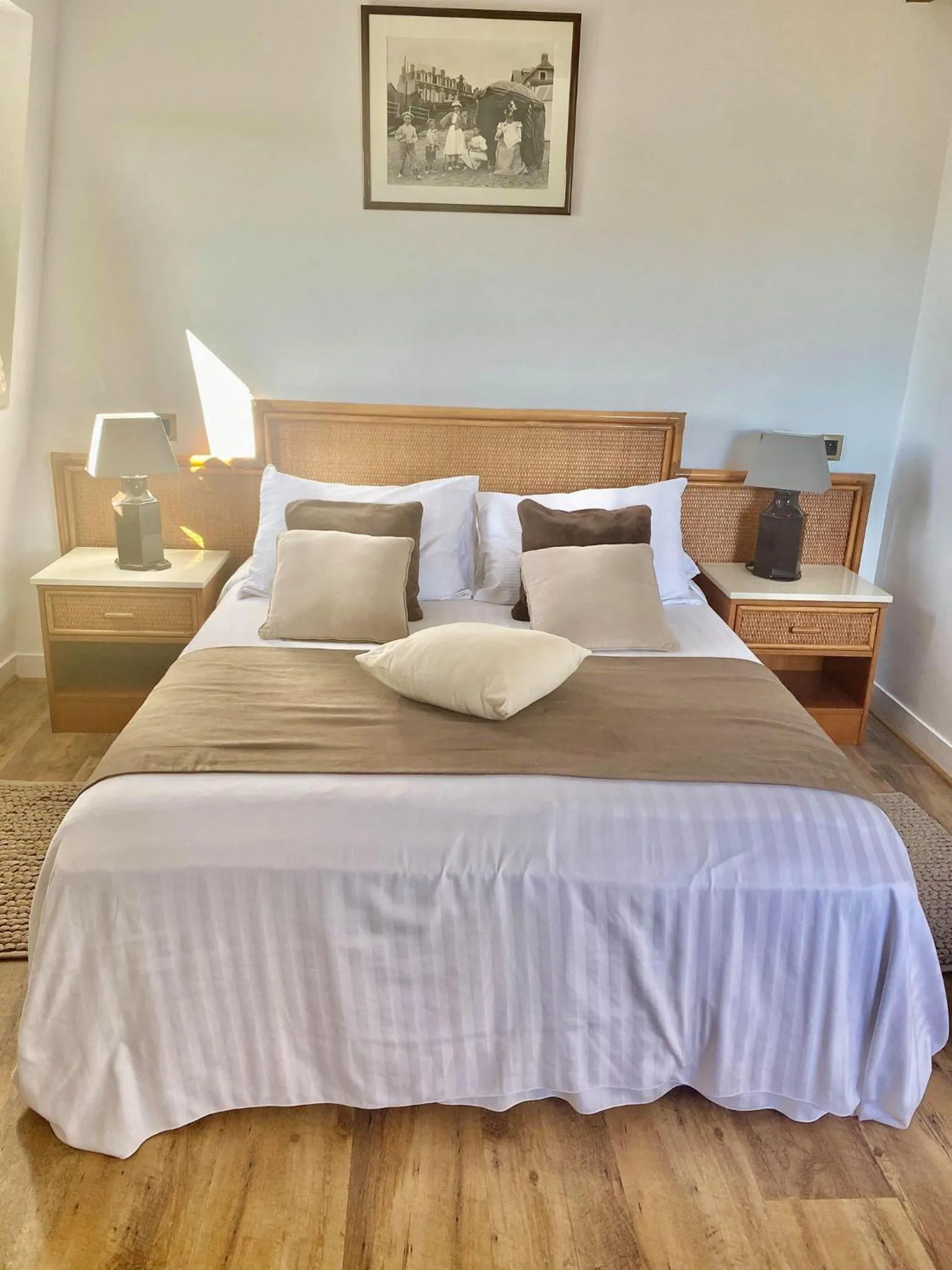 Photo of the whole room, Bed in Le Relais Du Haras - Deauville