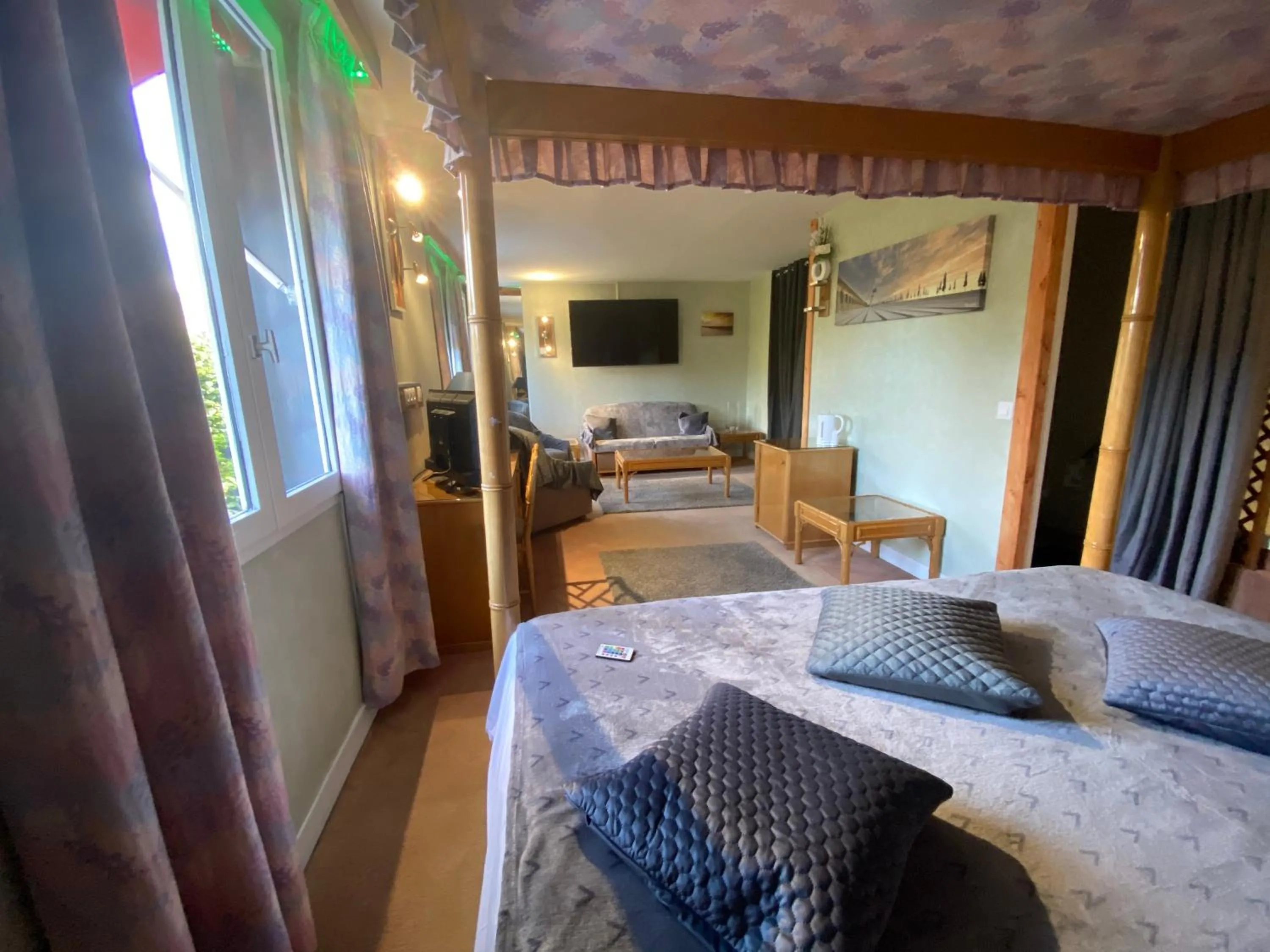 Photo of the whole room, Bed in Le Relais Du Haras - Deauville