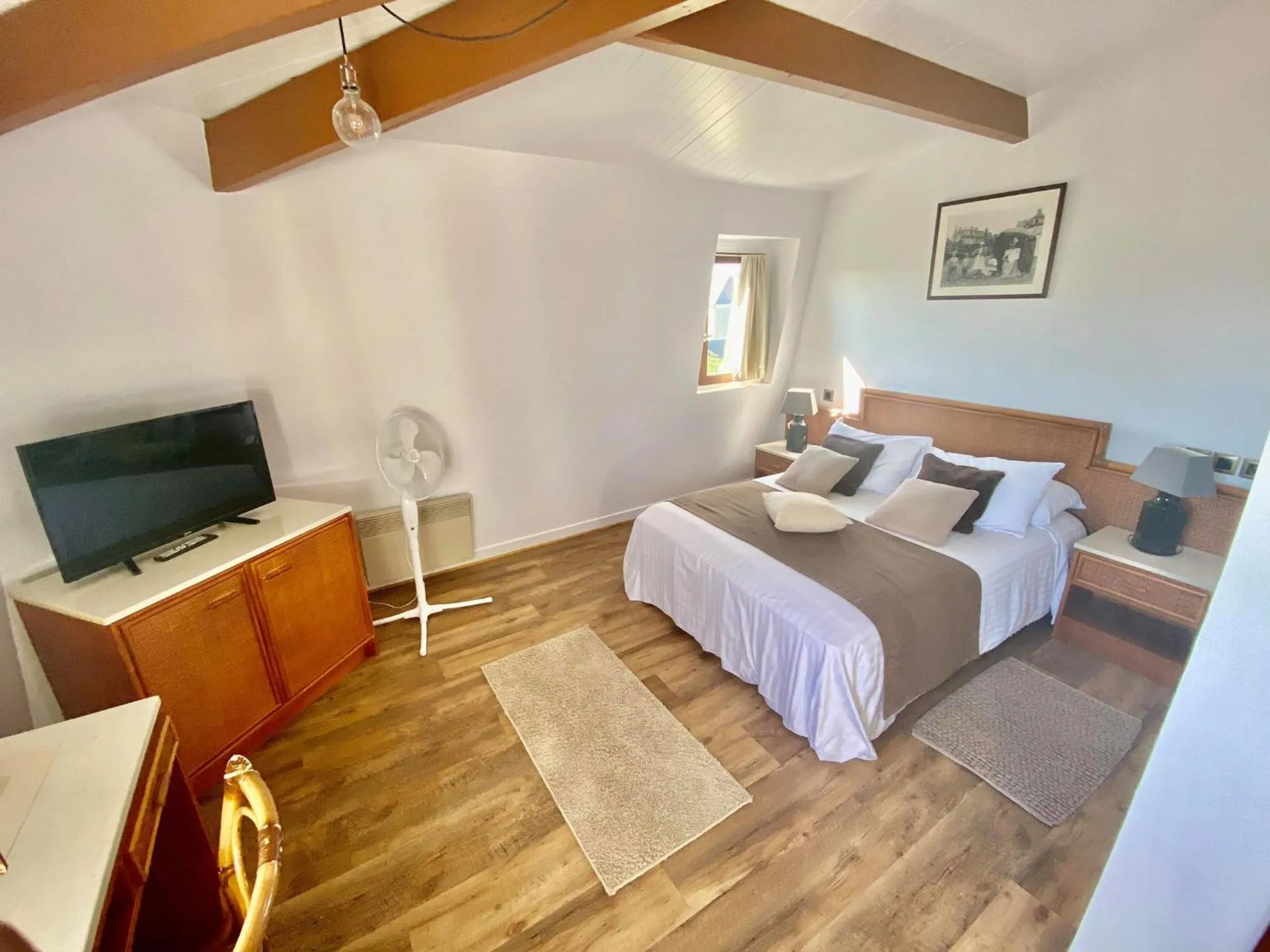 Photo of the whole room, Bed in Le Relais Du Haras - Deauville