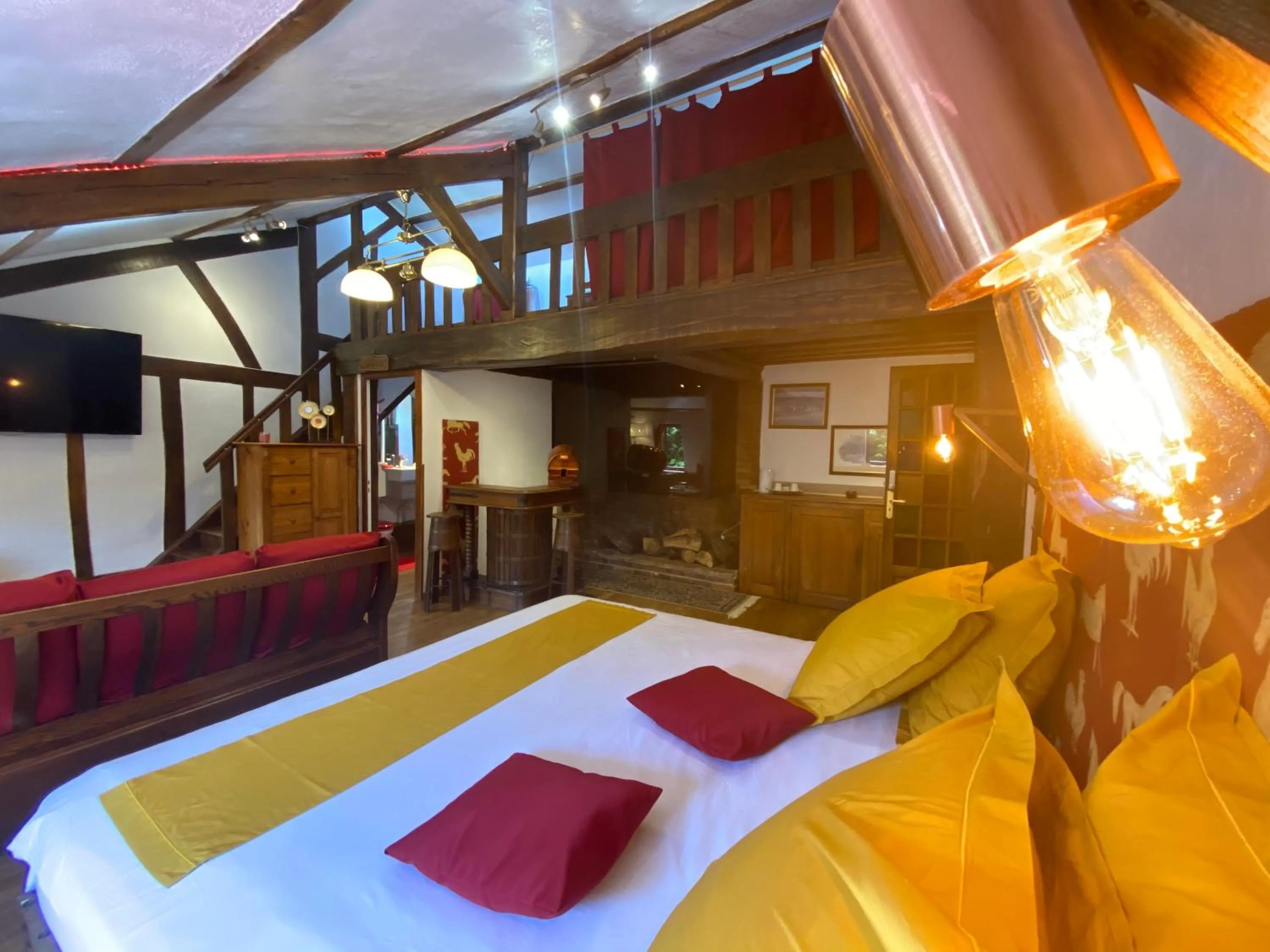 Photo of the whole room, Bed in Le Relais Du Haras - Deauville