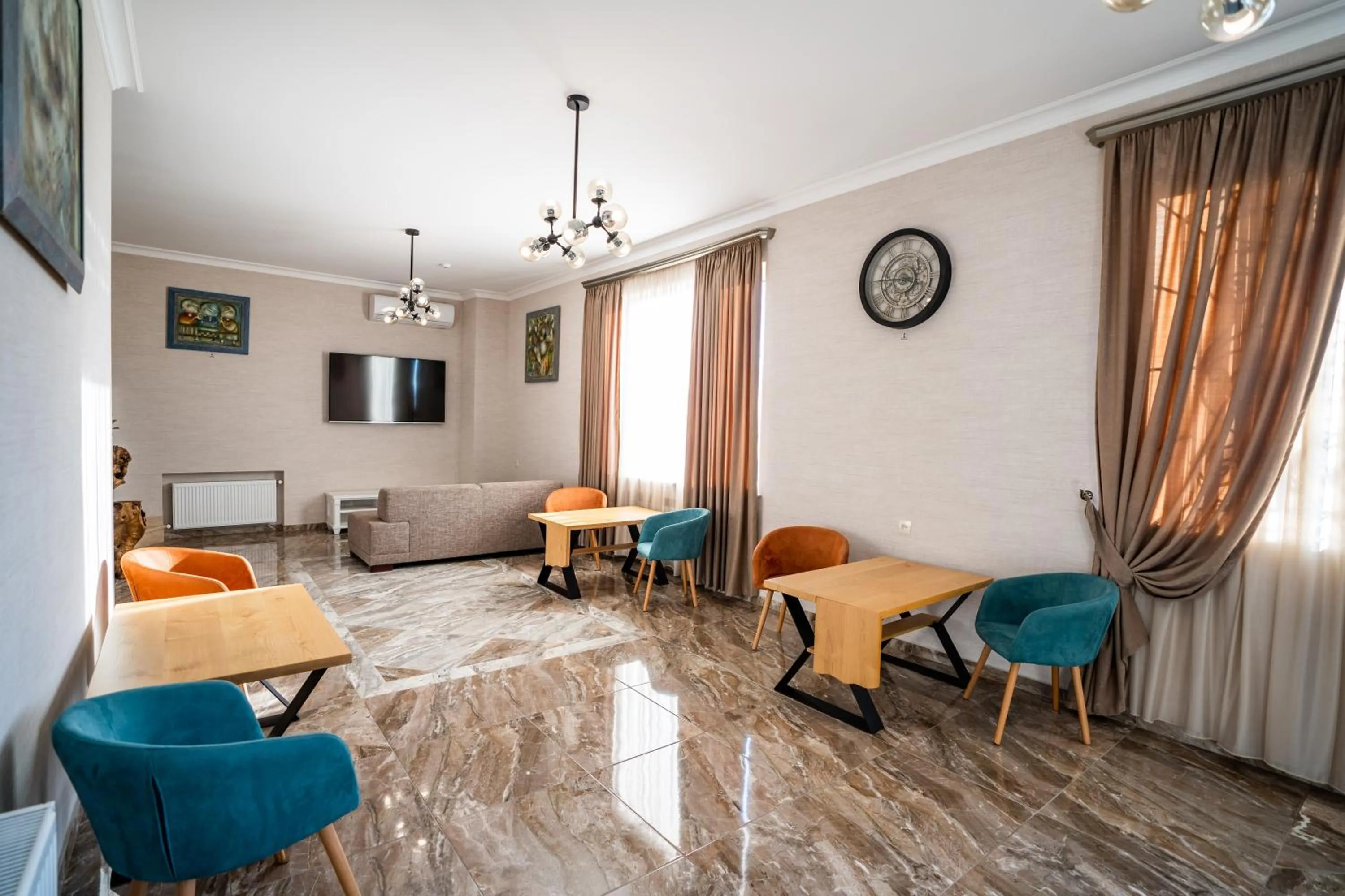 Communal lounge/ TV room in Siberia Hotel