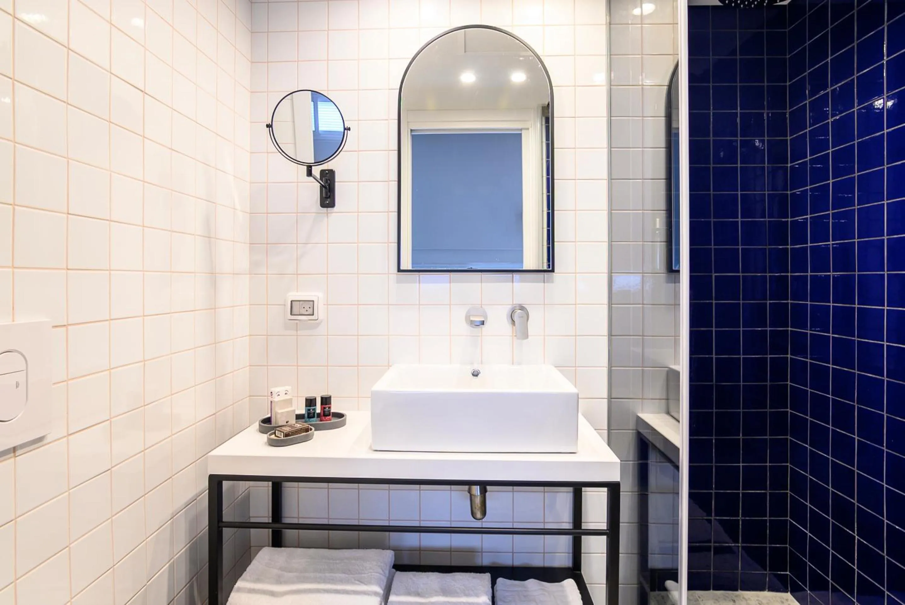 Shower in Artist Hotel - an Atlas Boutique Hotel