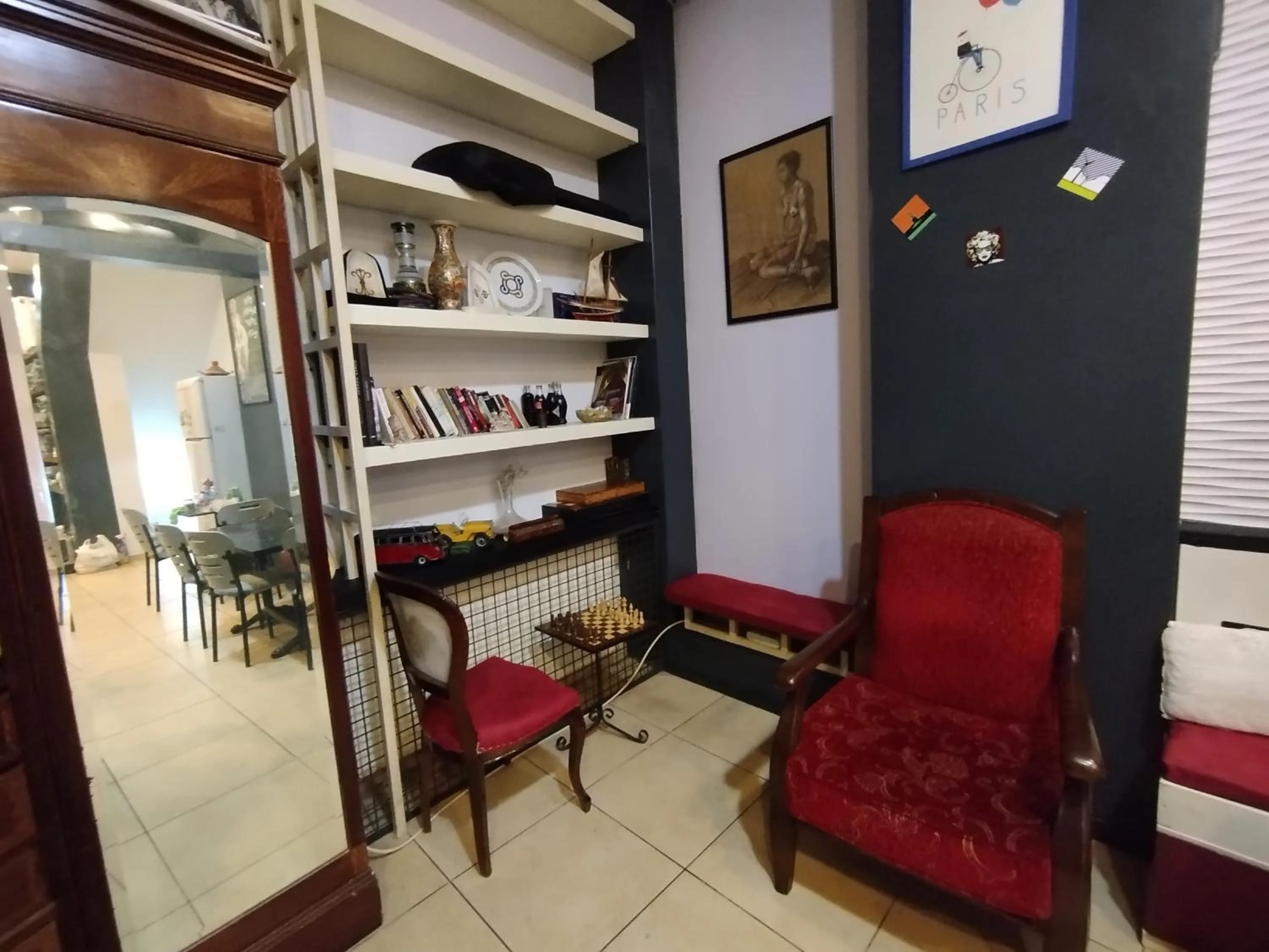 Library in Taksim City ivy Hostel