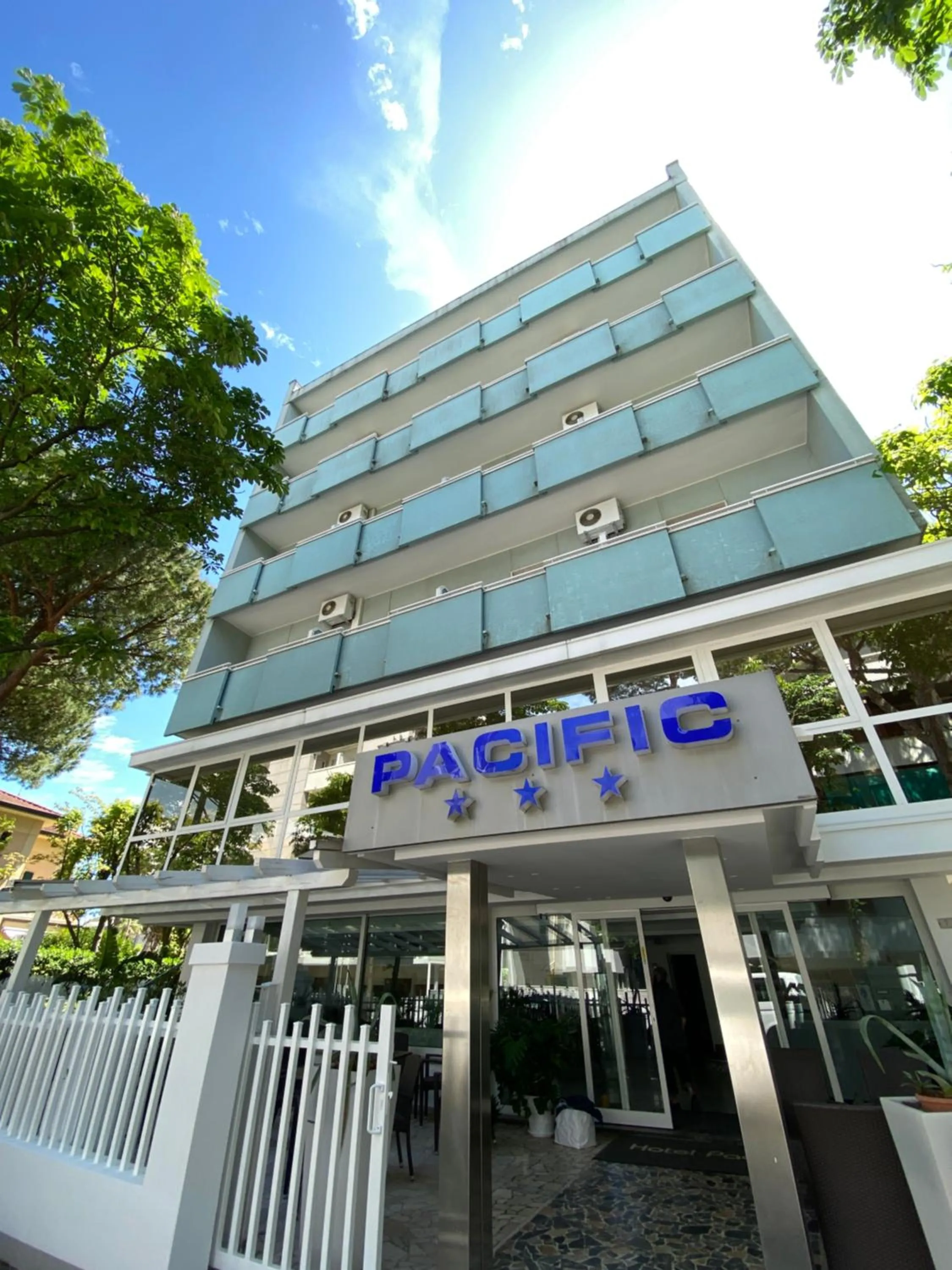 Property building in Hotel Pacific
