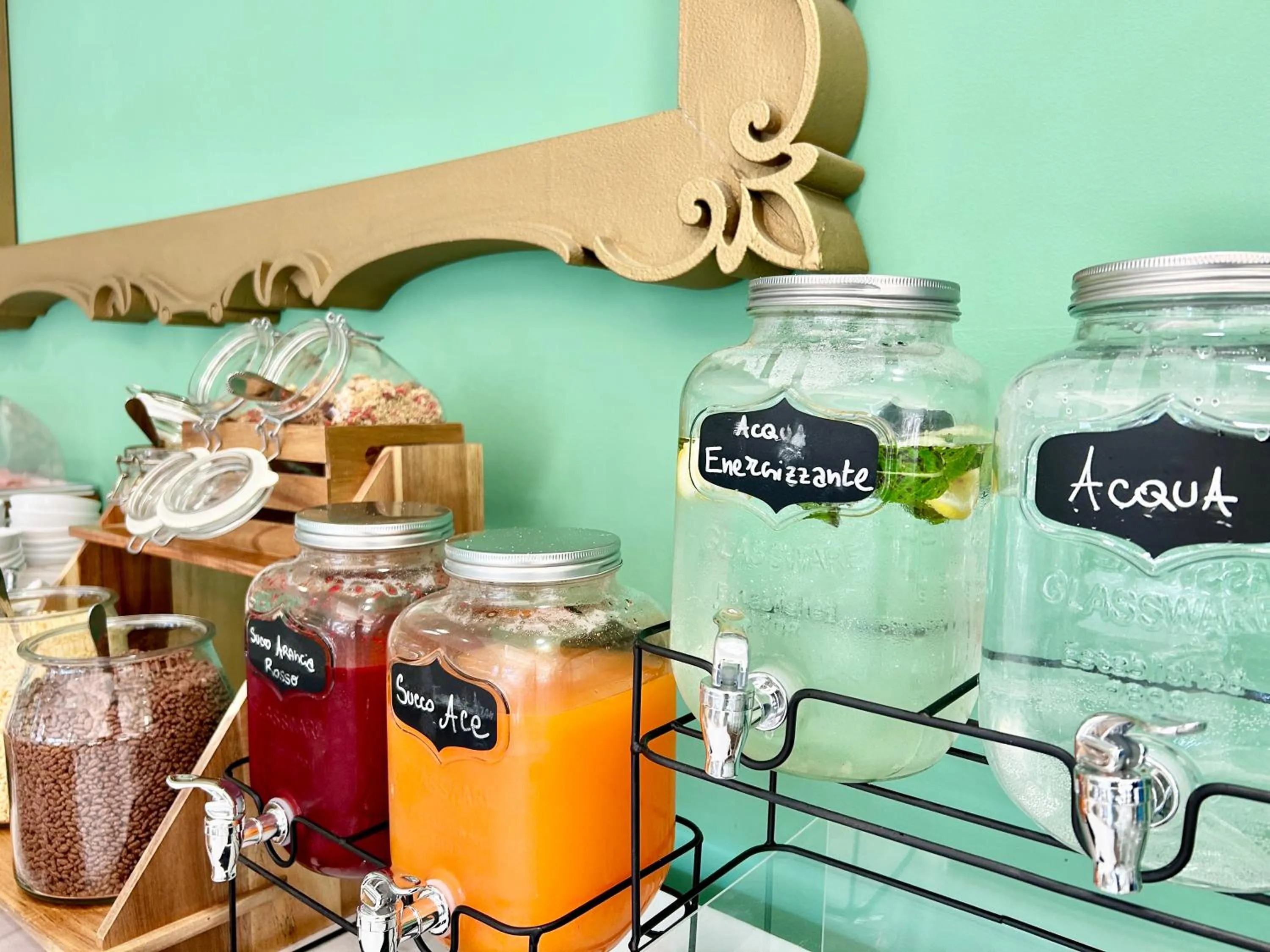 Food and drinks in Hotel Pacific