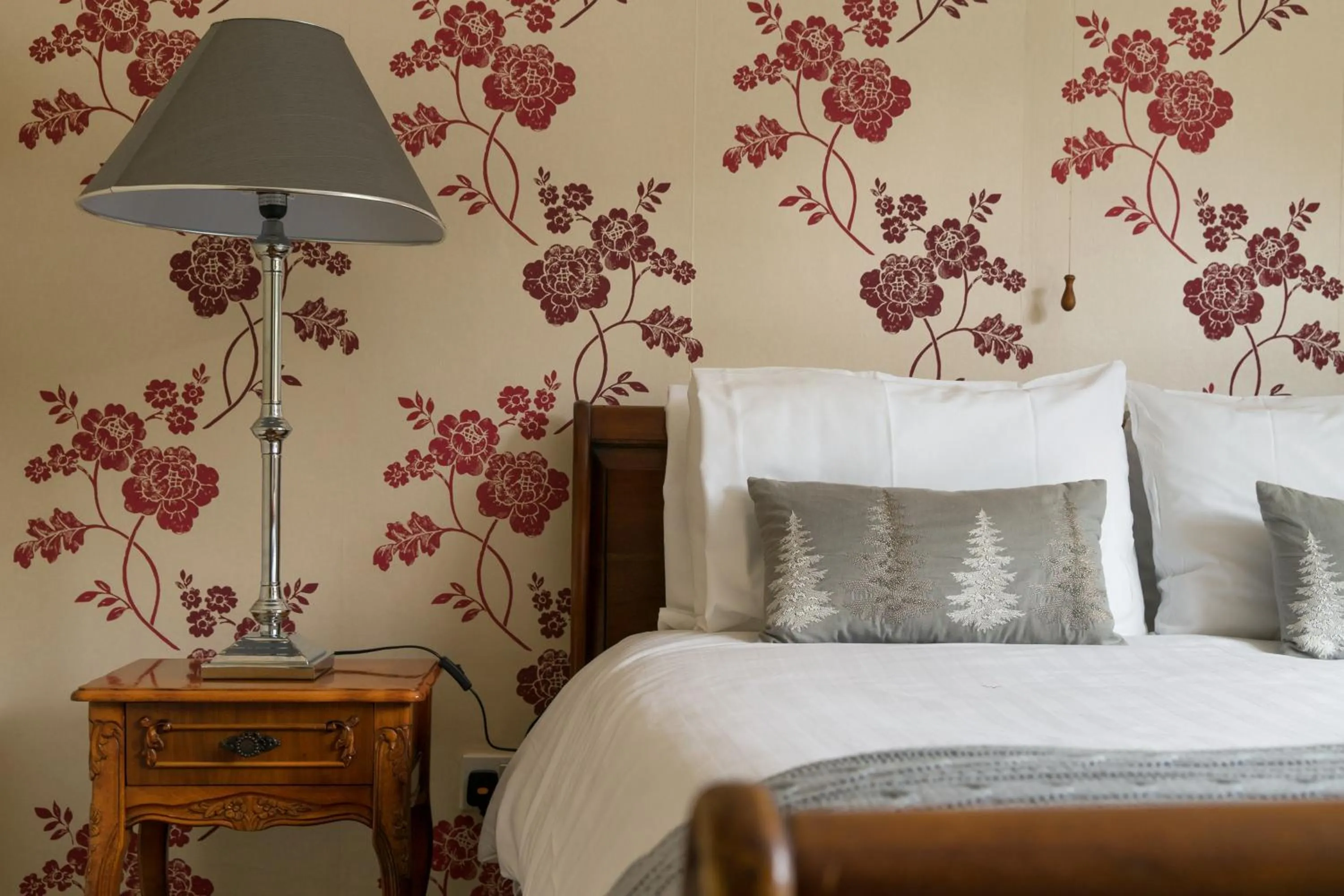 Bed in Fox & Hounds Country Hotel