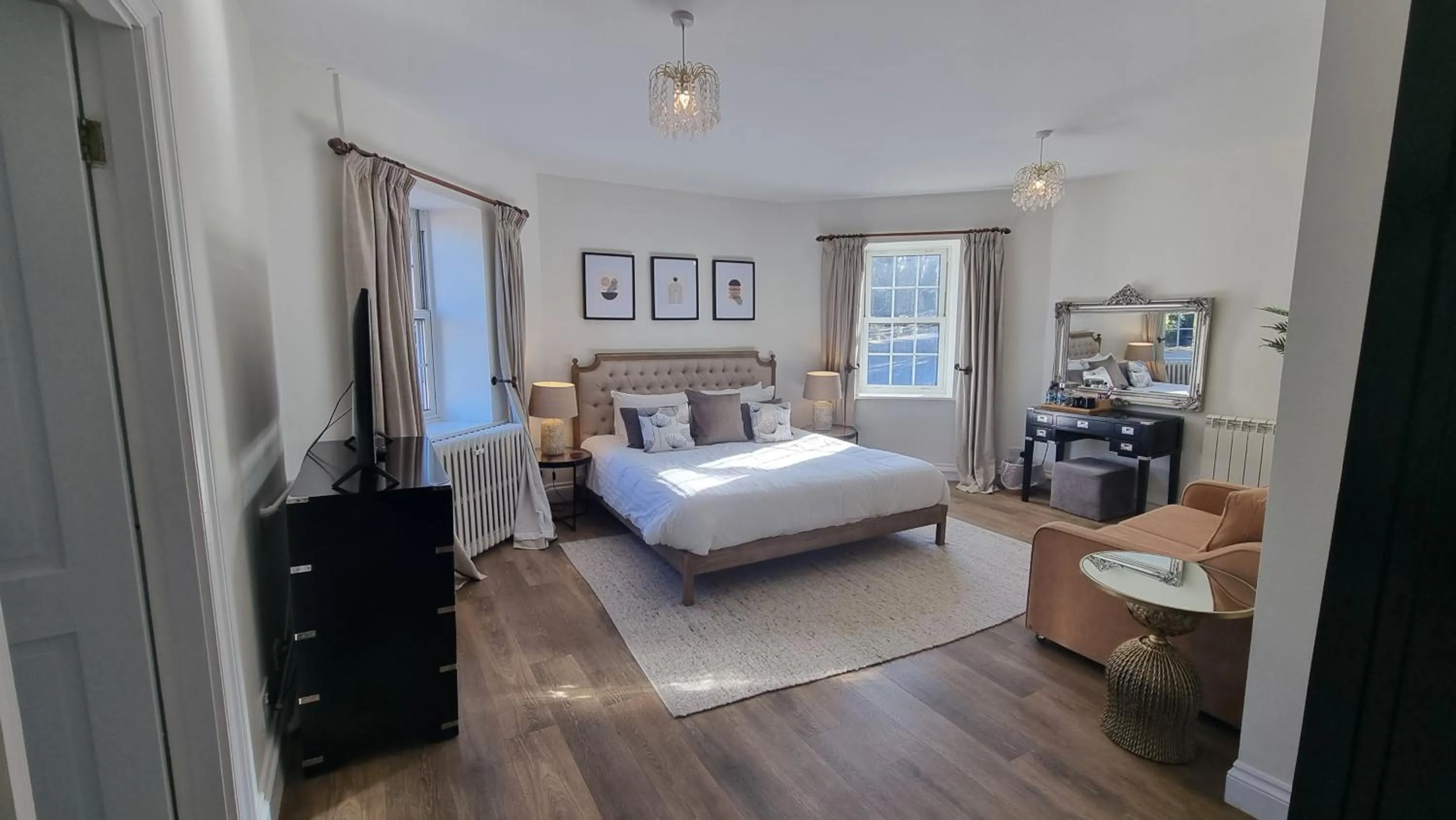 Bed in Fox & Hounds Country Hotel