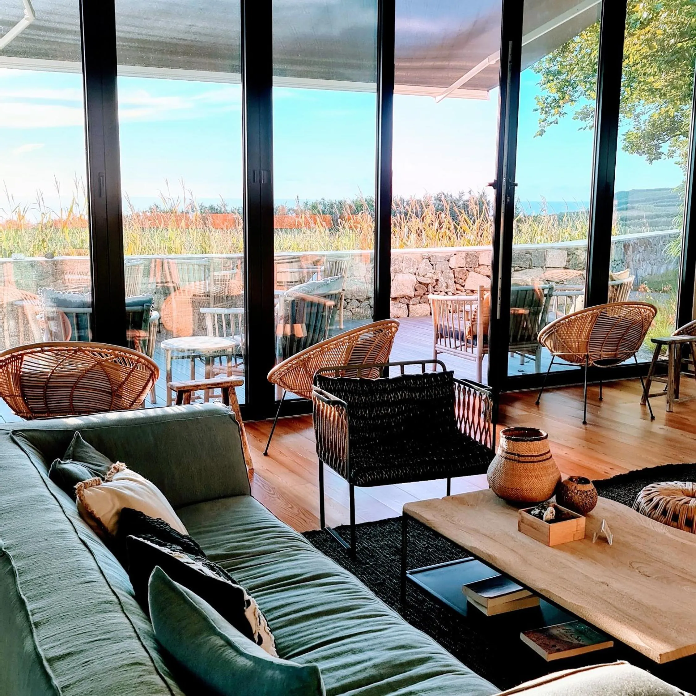 Lounge or bar in SENSI Azores Nature and SPA