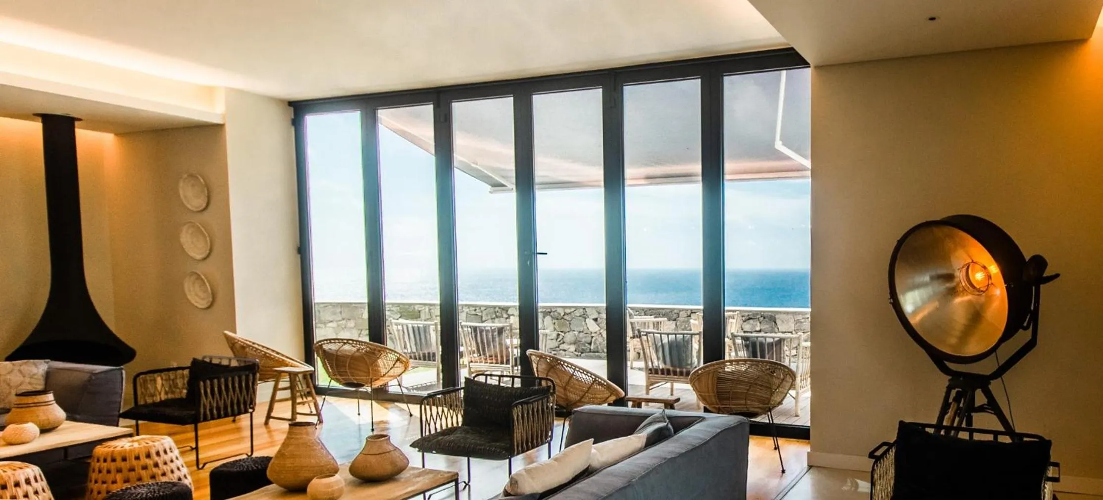 Lounge or bar in SENSI Azores Nature and SPA