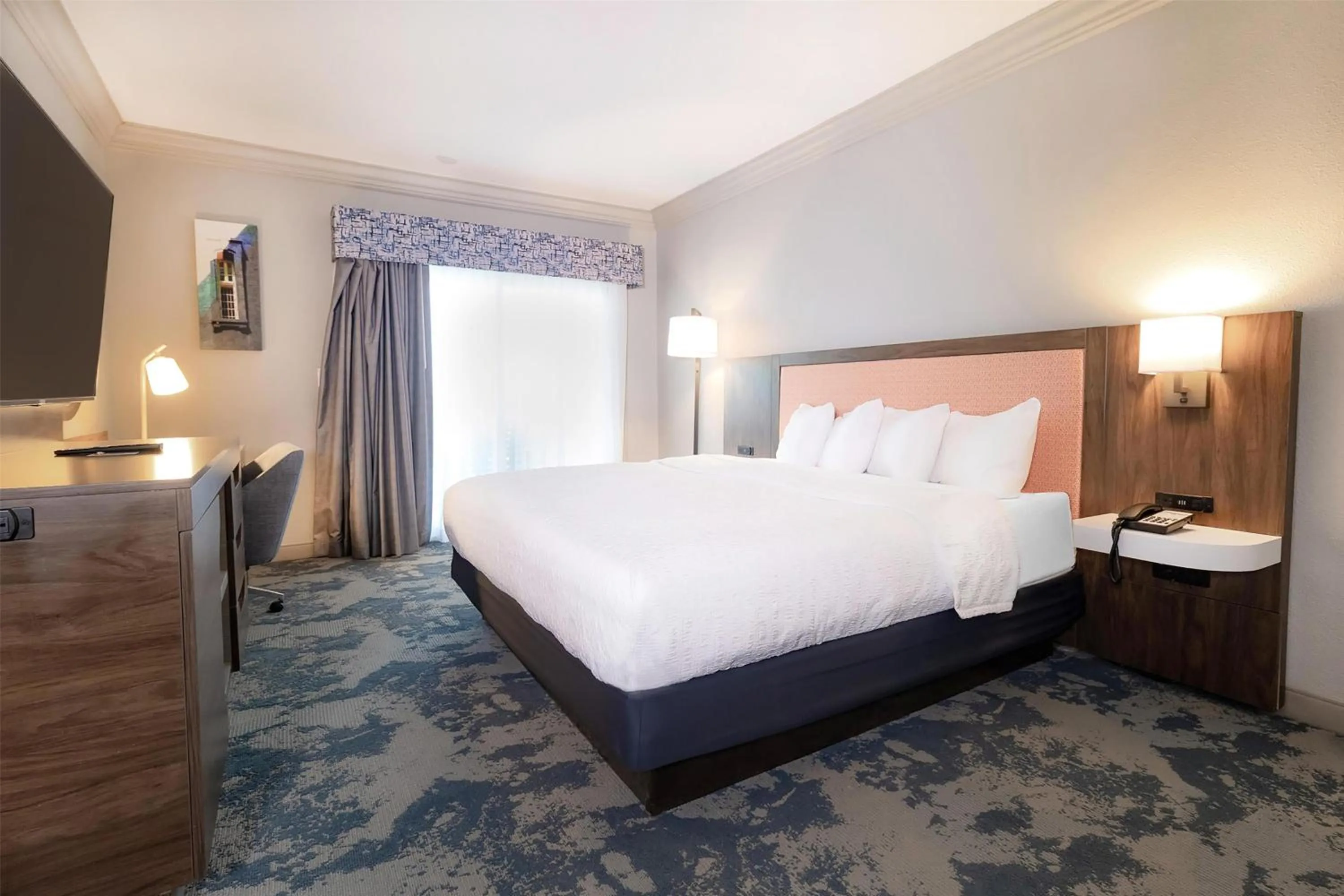 Bed in Hampton Inn & Suites St. Augustine-Vilano Beach