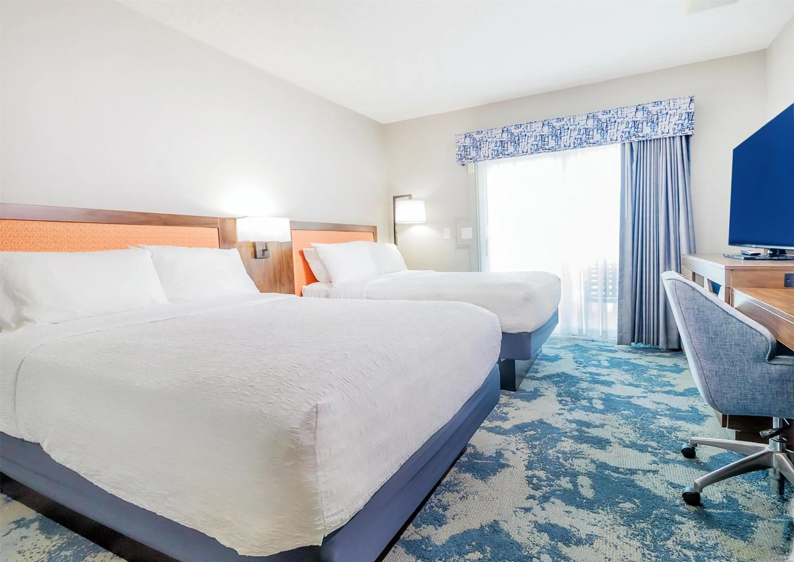 Bed in Hampton Inn & Suites St. Augustine-Vilano Beach