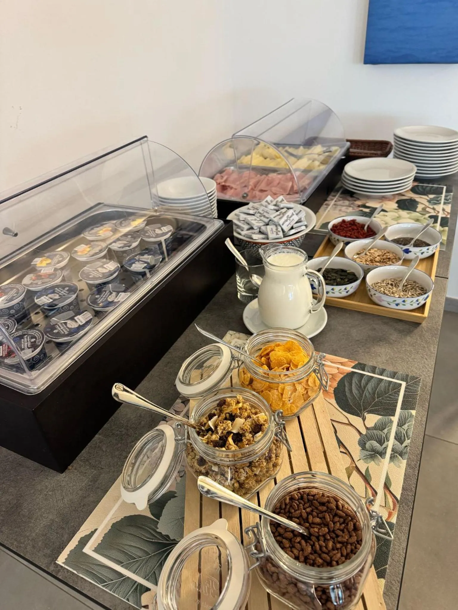 Restaurant/places to eat in Vada Village