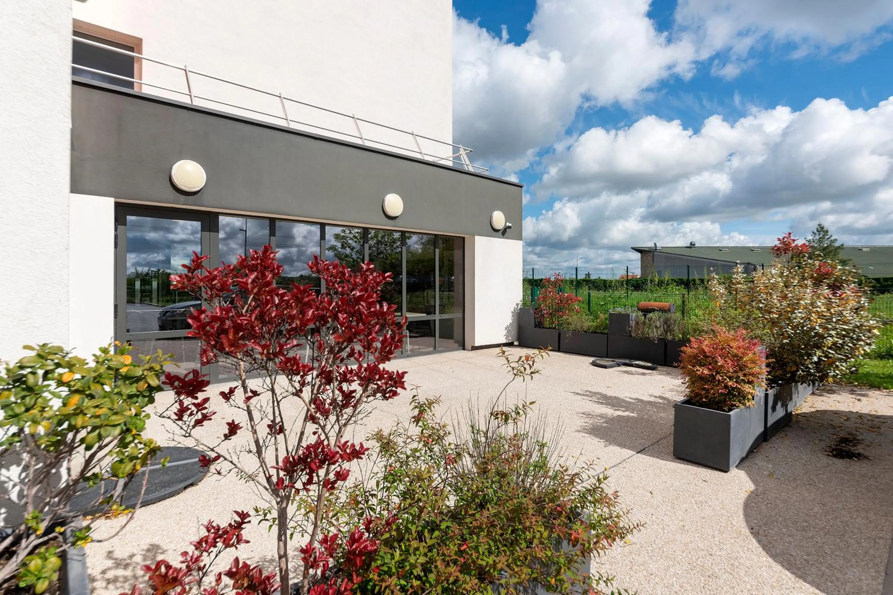 Patio in Ace Hôtel Paris Sud Villabe