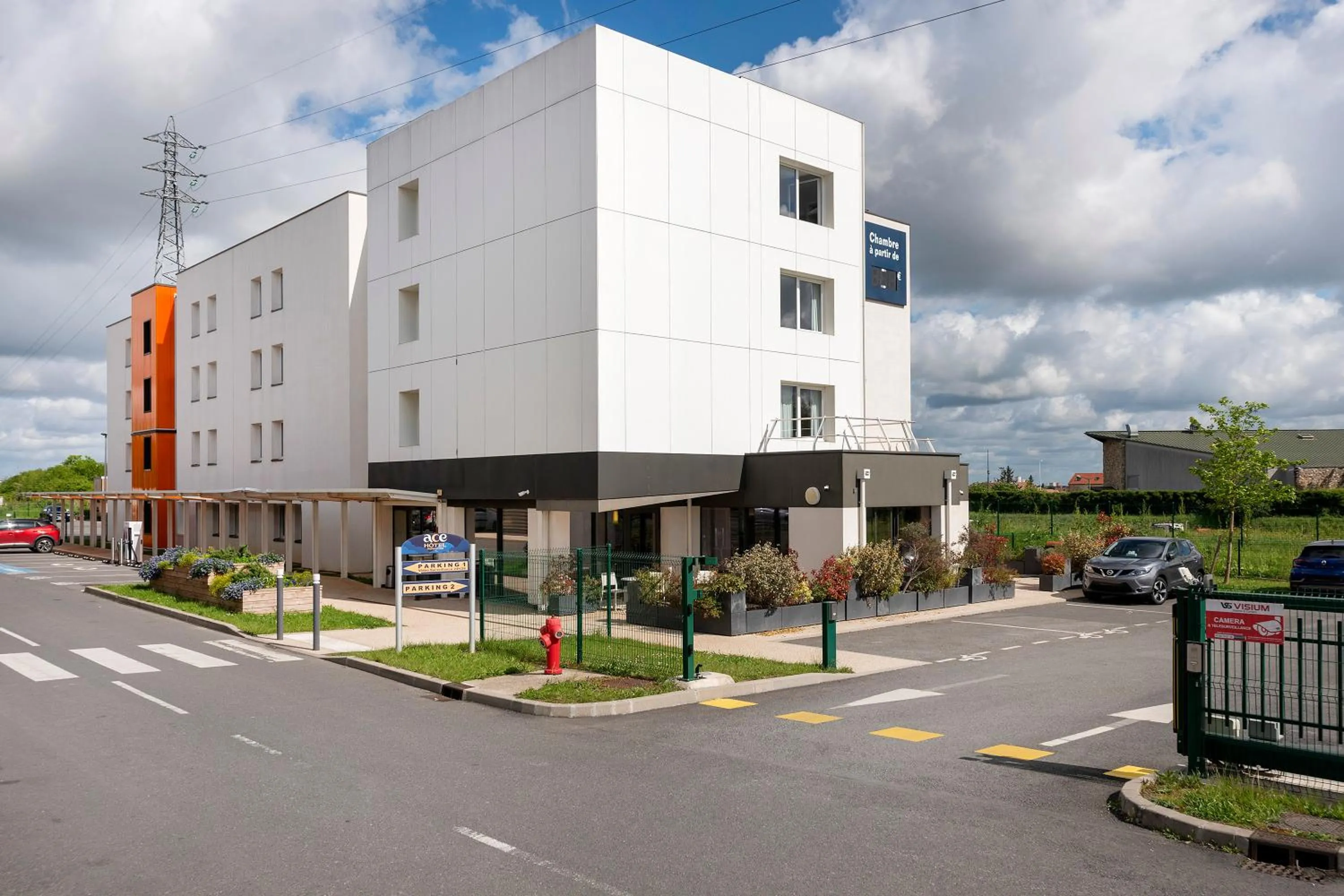 Property building in Ace Hôtel Paris Sud Villabe