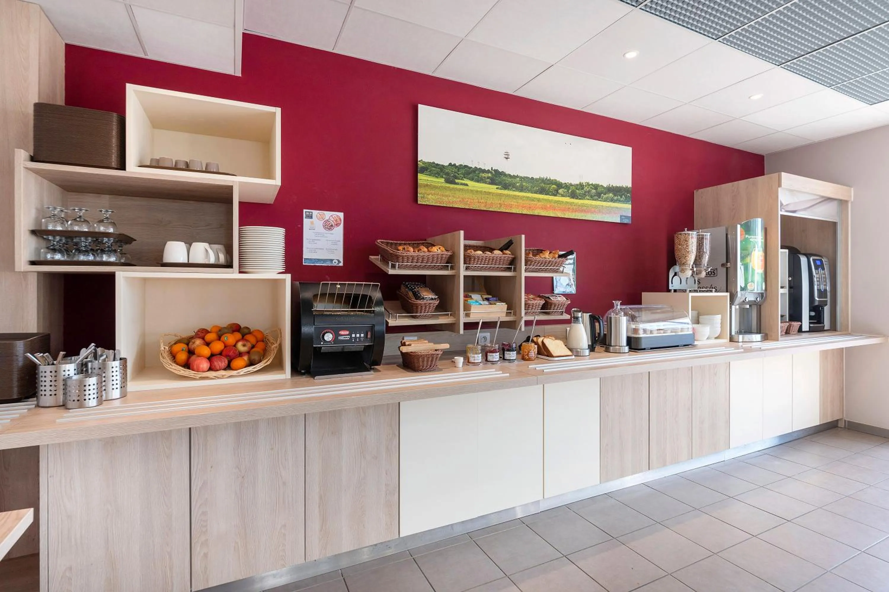 Breakfast in Ace Hôtel Paris Sud Villabe