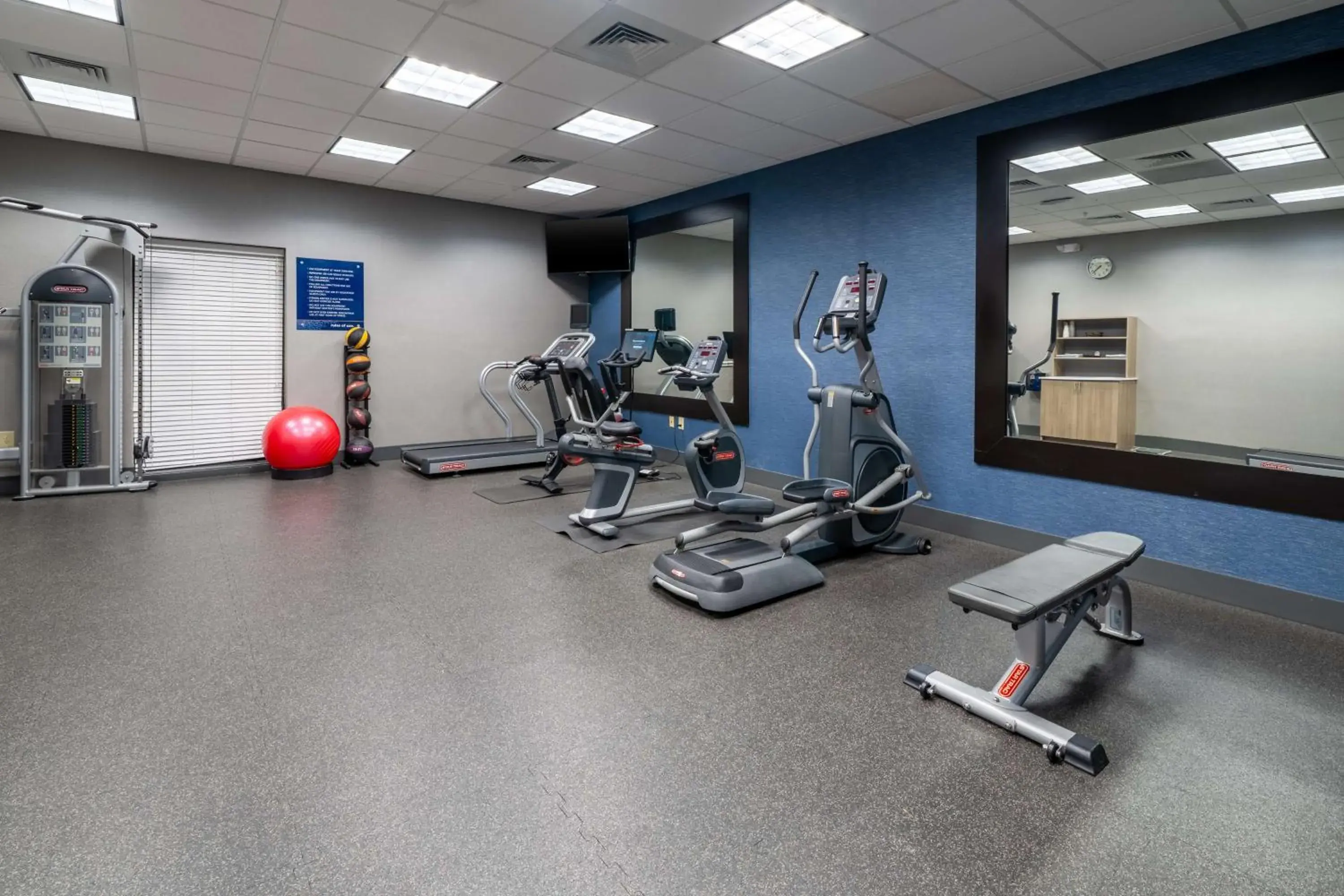 Fitness centre/facilities in Hampton Inn Dahlgren Fitness centre/facilities in Hampton Inn Dahlgren