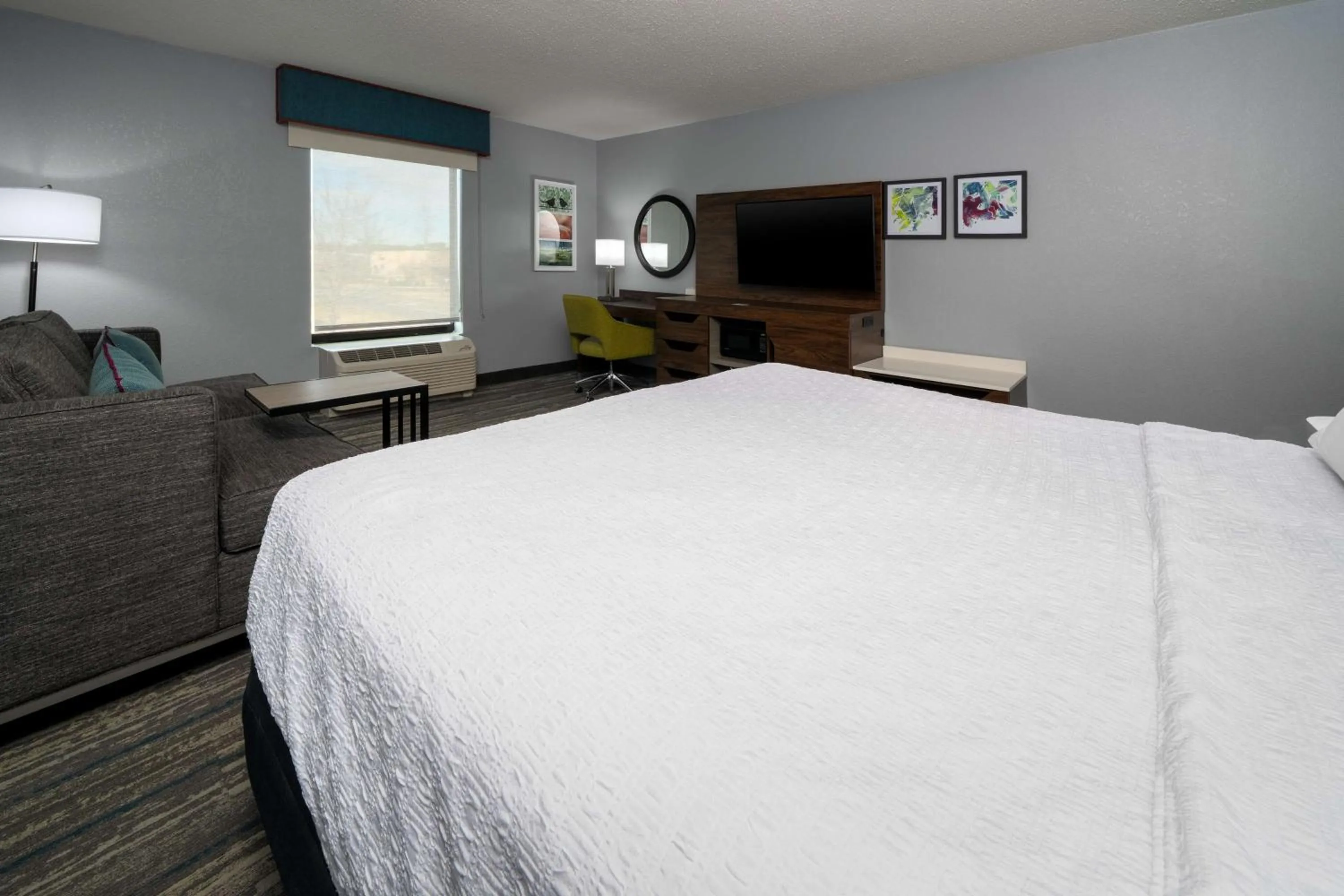 Living room, Bed in Hampton Inn Dahlgren