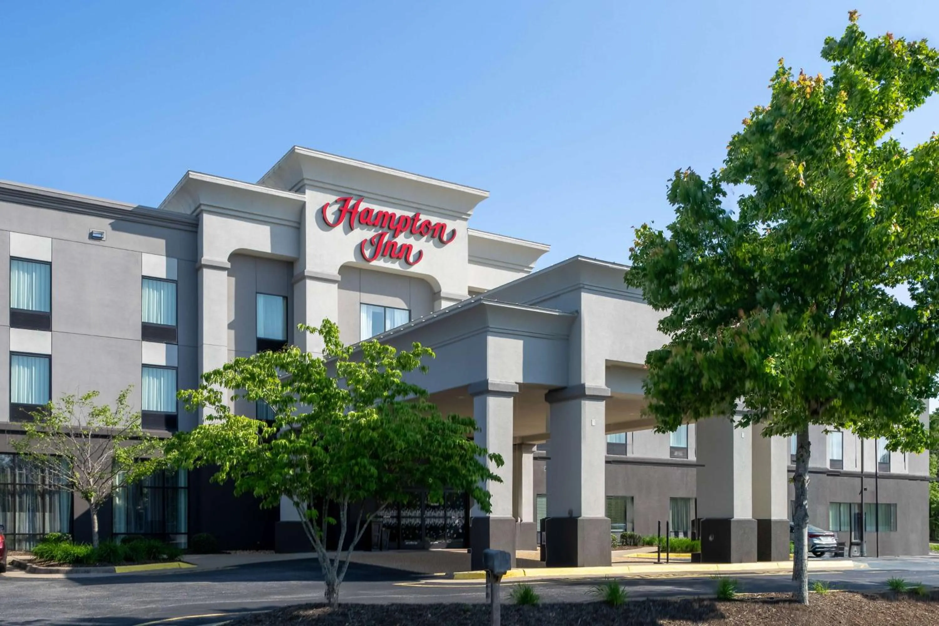 Property building in Hampton Inn Dahlgren