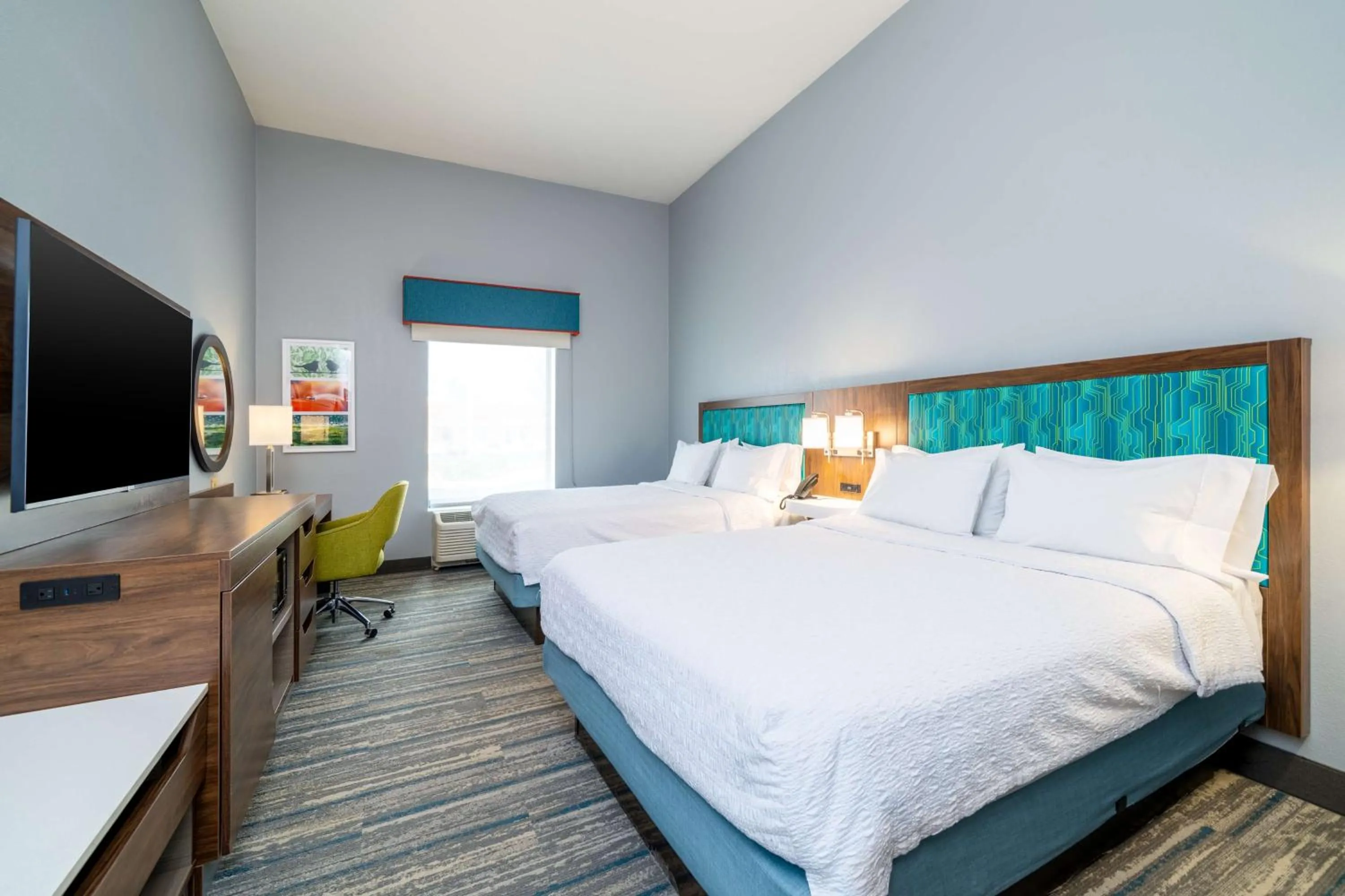 Bed in Hampton Inn Dahlgren